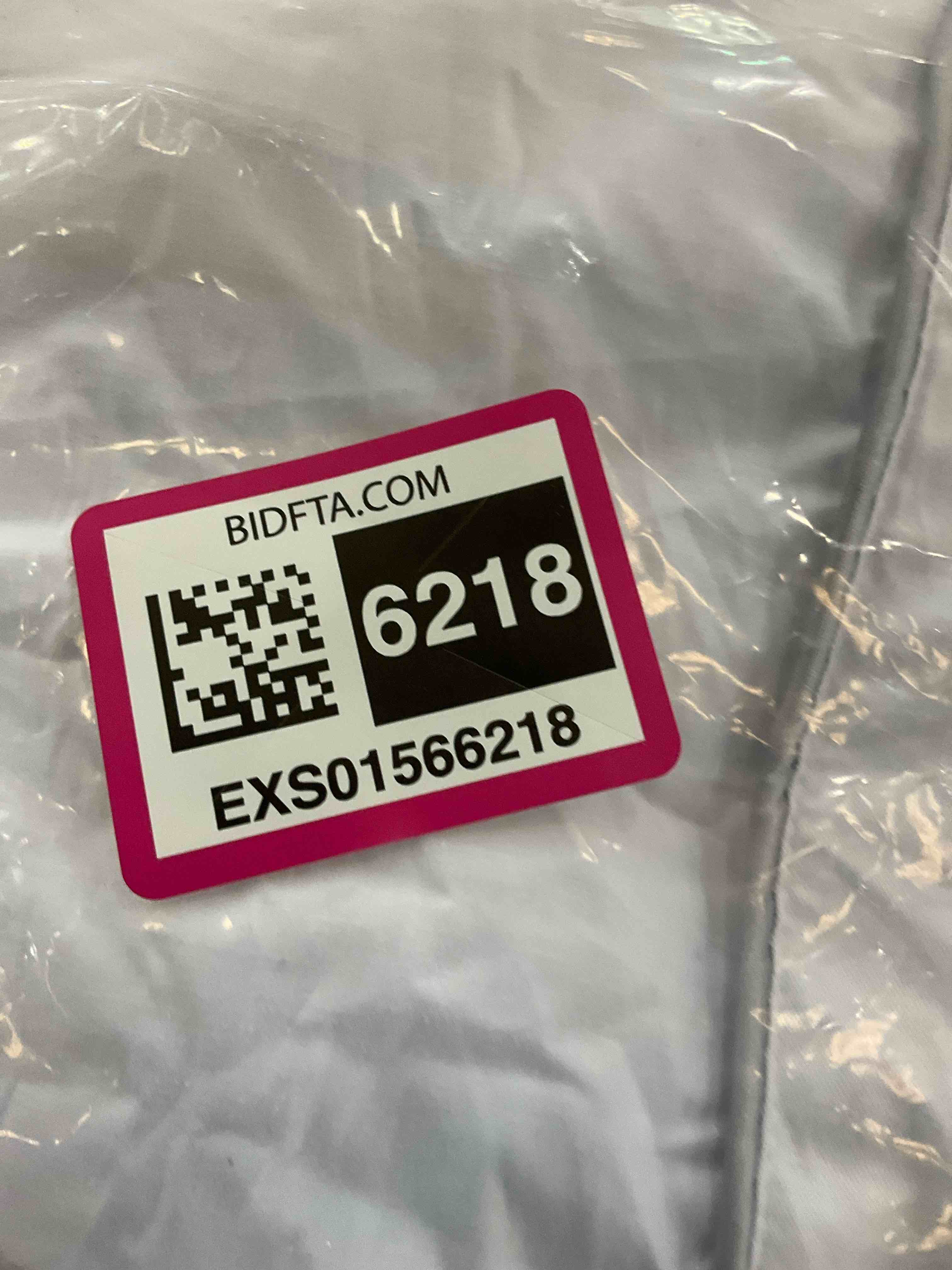 https://s3.amazonaws.com/lotting-images-prod/BargainHunt/EXS01566218_1716216848184.jpeg