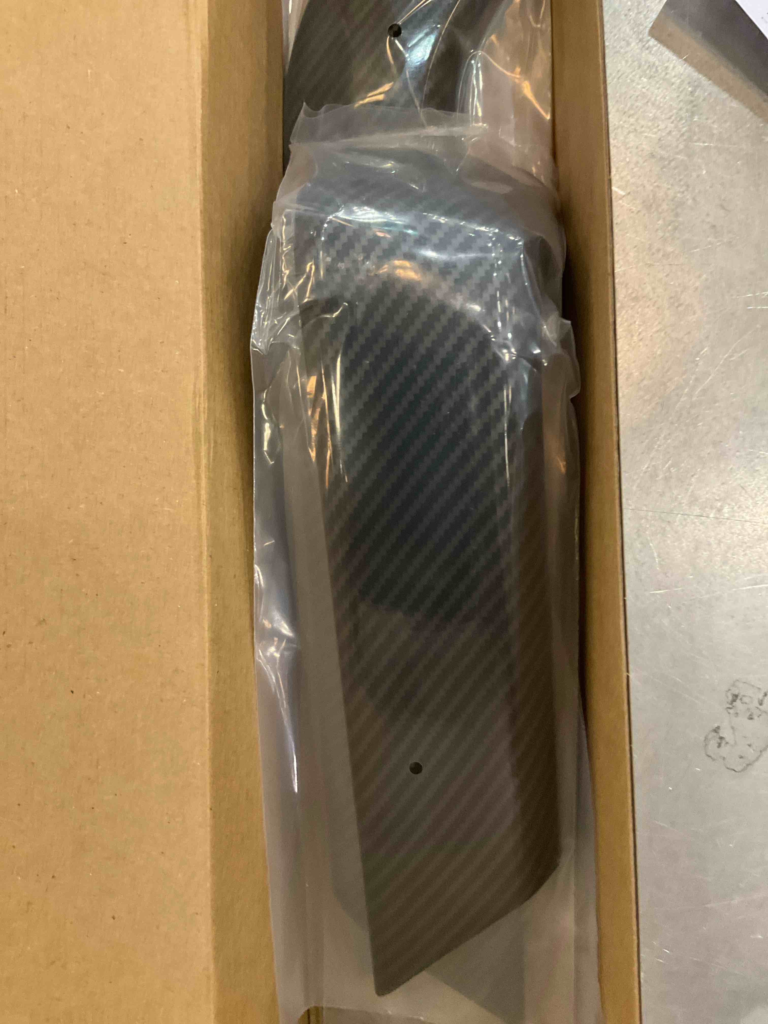 https://s3.amazonaws.com/lotting-images-prod/BargainHunt/EXS01566261_1716224096369.jpeg