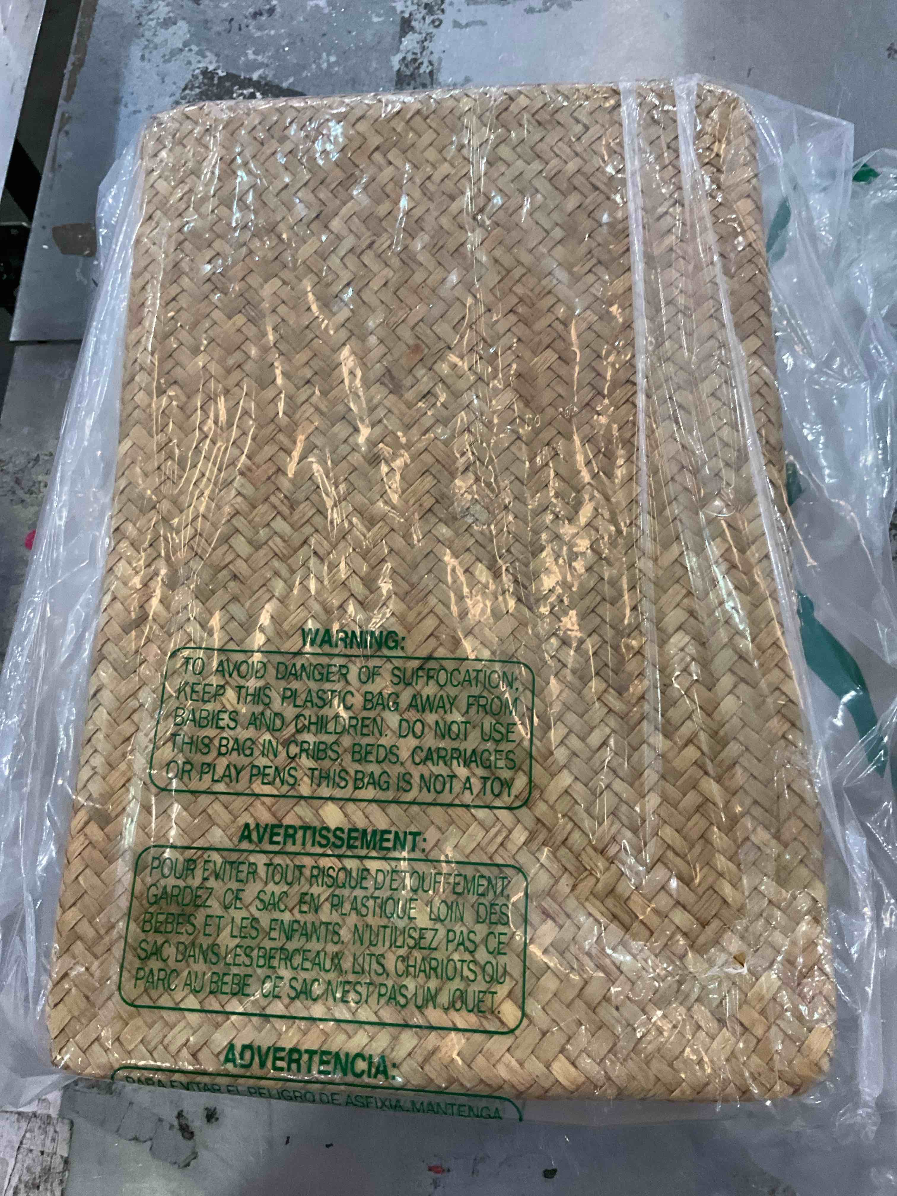 https://s3.amazonaws.com/lotting-images-prod/BargainHunt/EXS01566275_1716225460408.jpeg