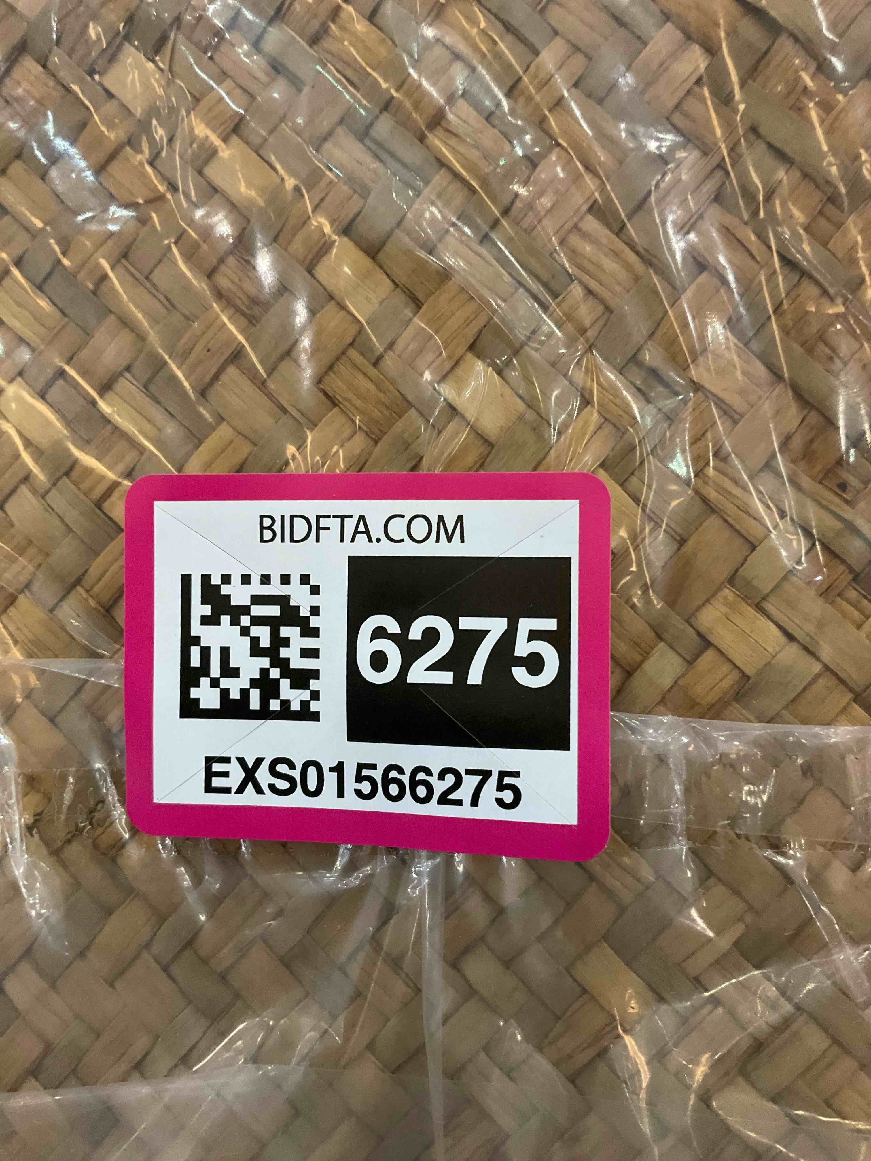 https://s3.amazonaws.com/lotting-images-prod/BargainHunt/EXS01566275_1716225477184.jpeg