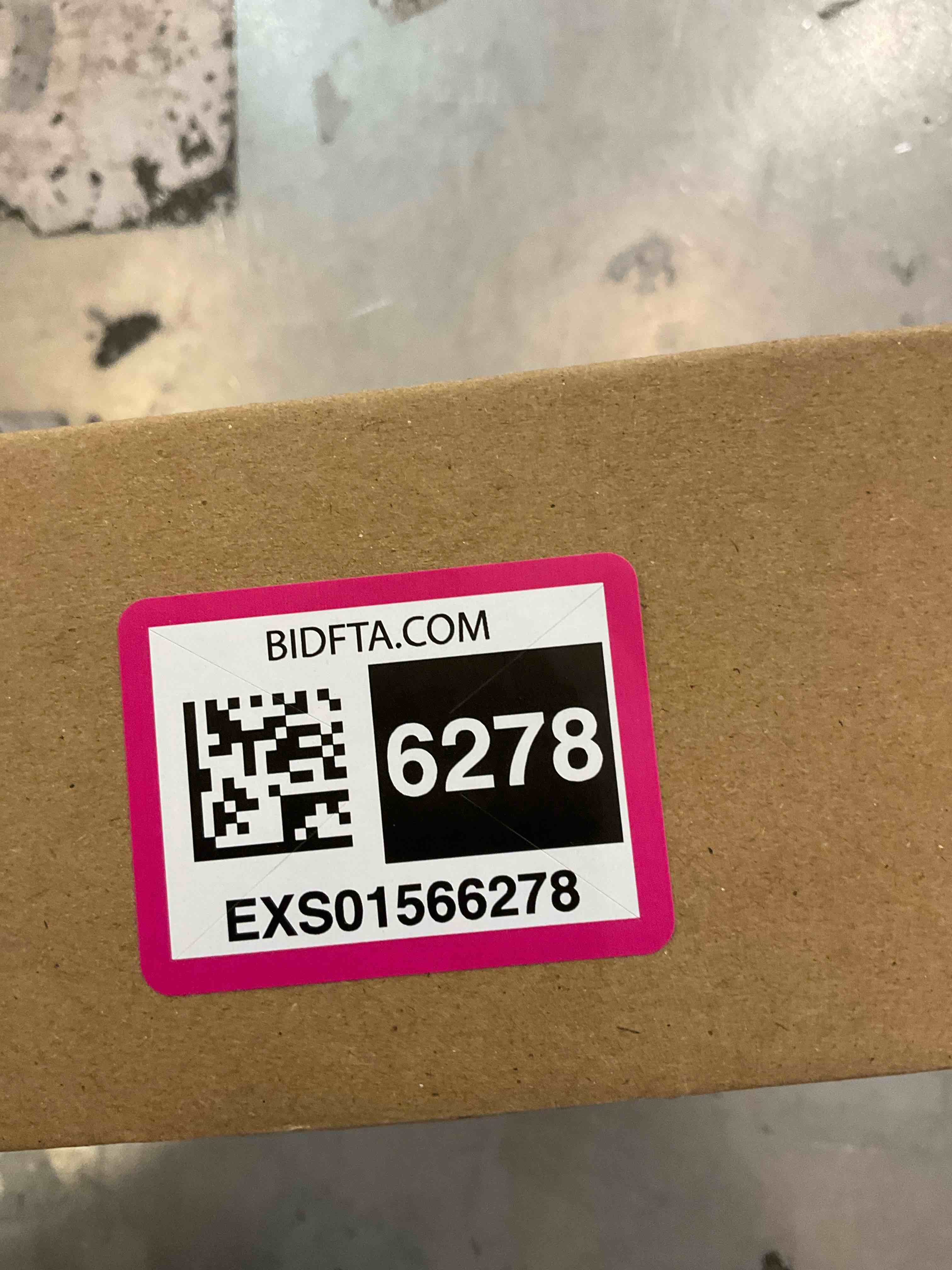 https://s3.amazonaws.com/lotting-images-prod/BargainHunt/EXS01566278_1716225851886.jpeg