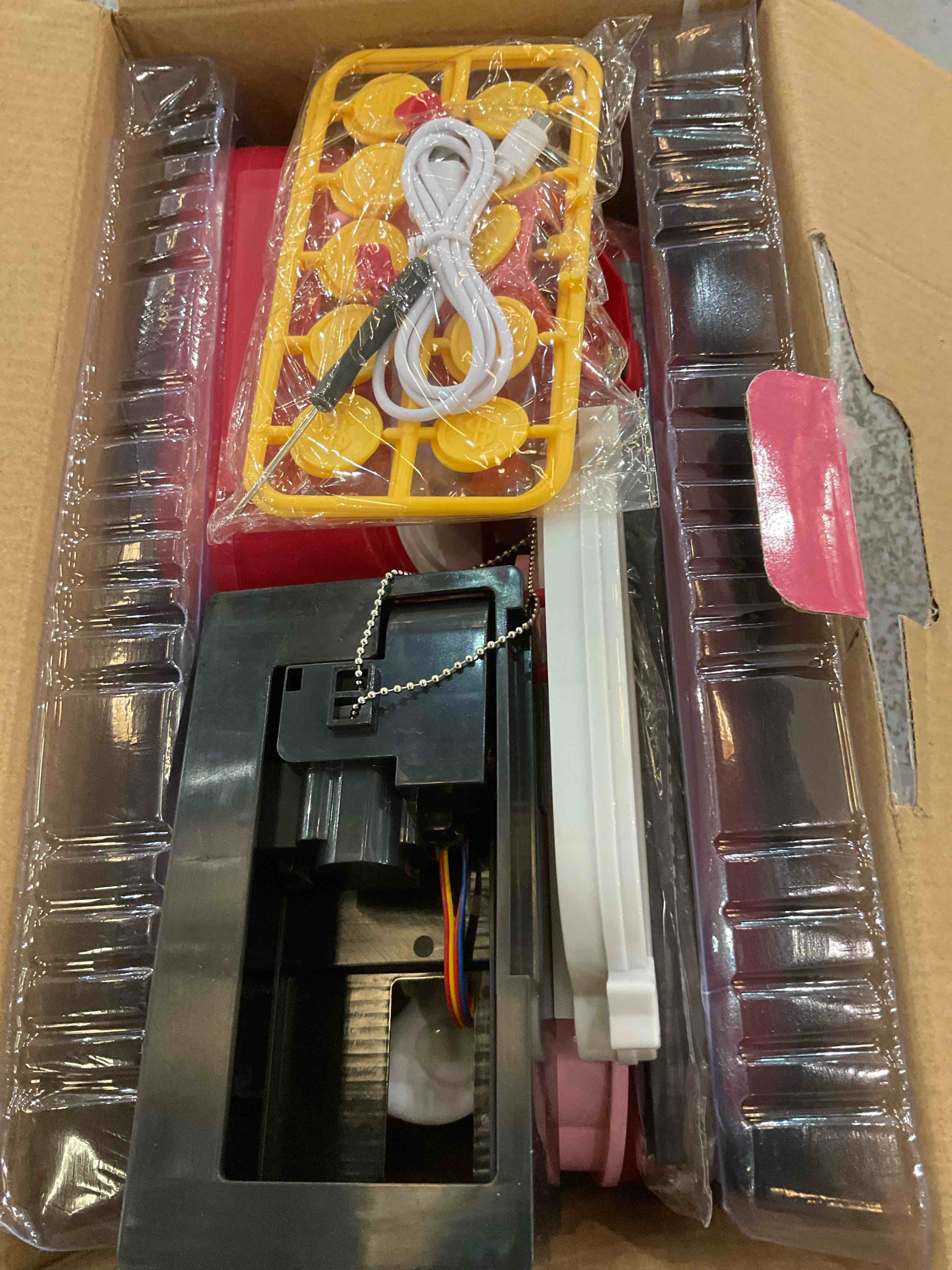 https://s3.amazonaws.com/lotting-images-prod/BargainHunt/EXS01566373_1716302962701.jpeg