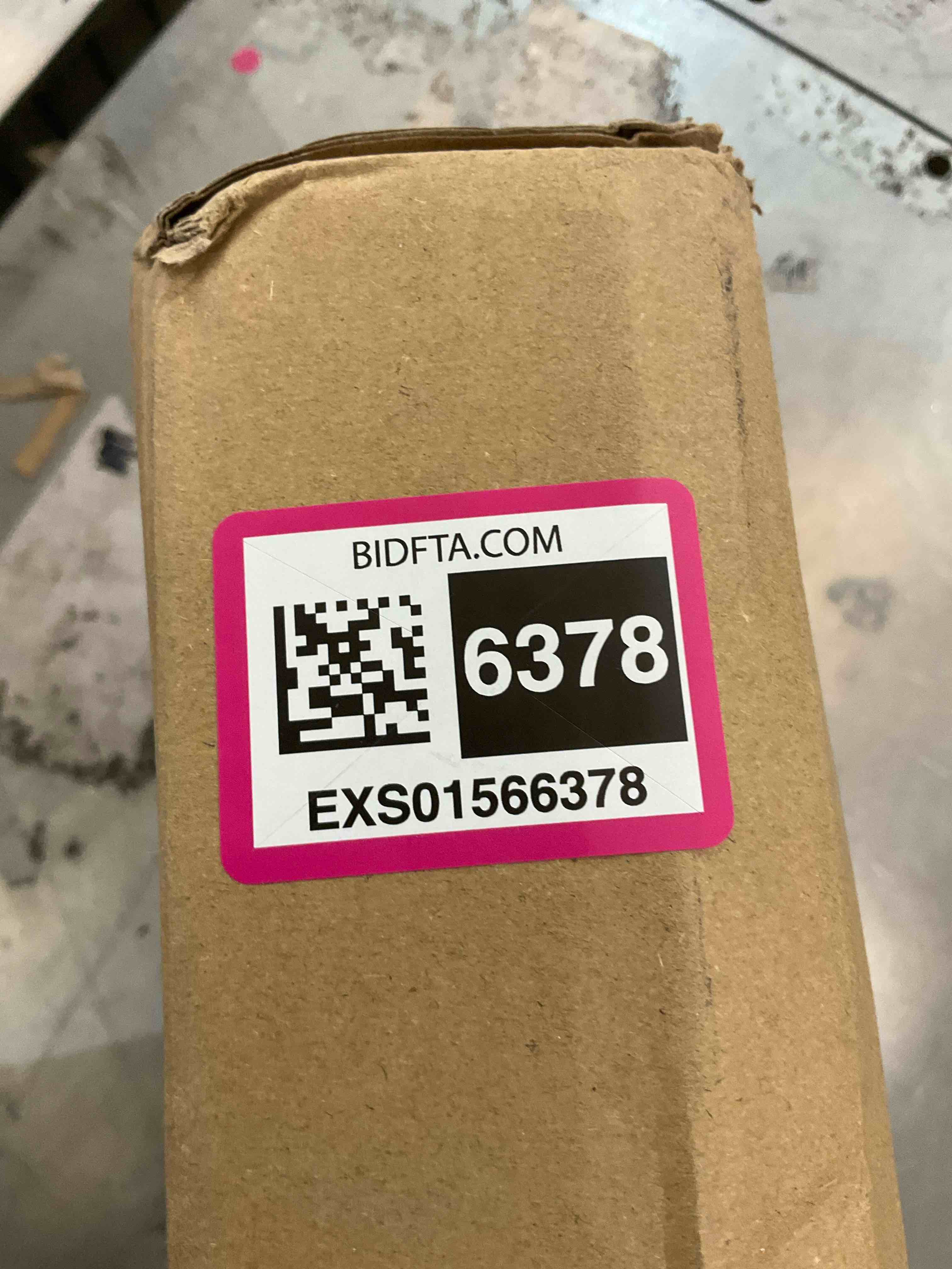 https://s3.amazonaws.com/lotting-images-prod/BargainHunt/EXS01566378_1716303432617.jpeg