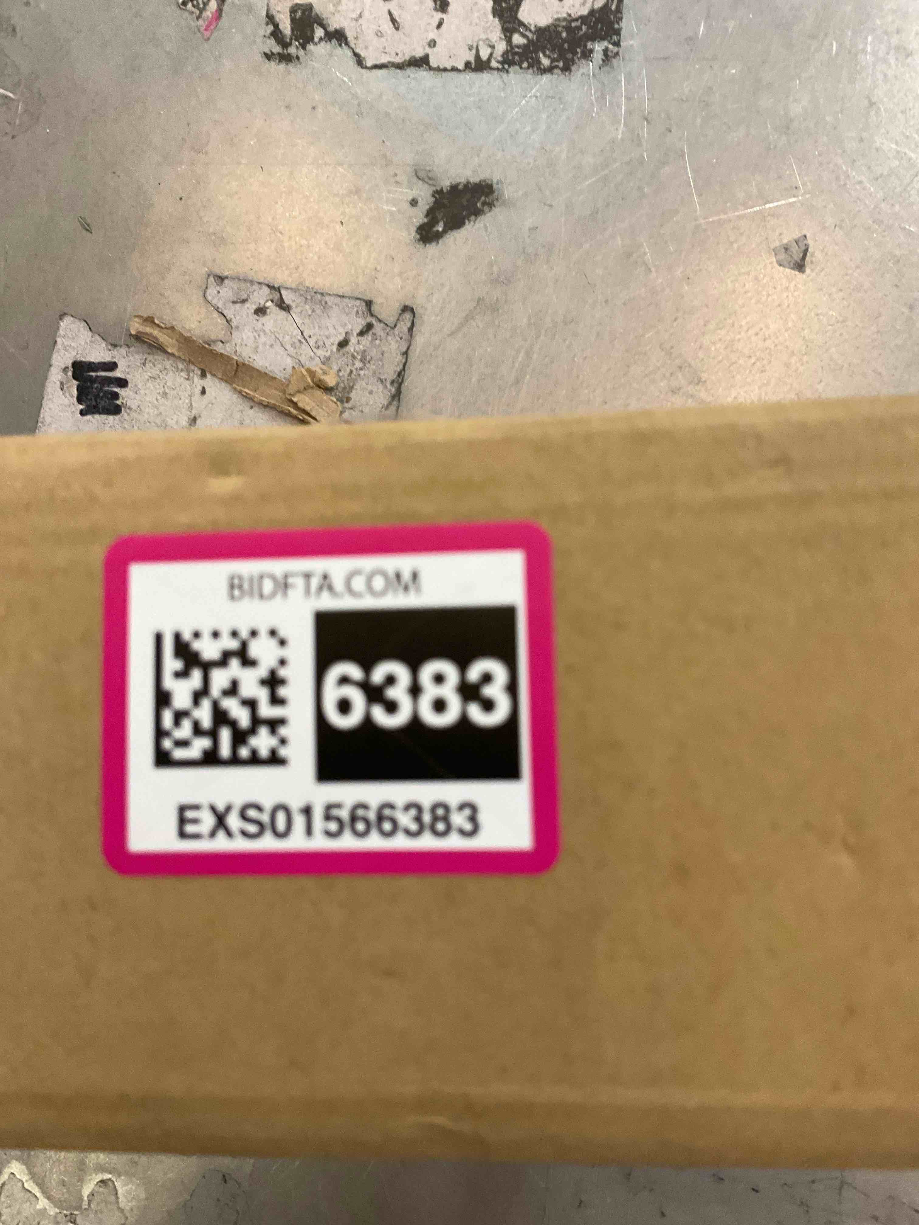 https://s3.amazonaws.com/lotting-images-prod/BargainHunt/EXS01566383_1716304186456.jpeg