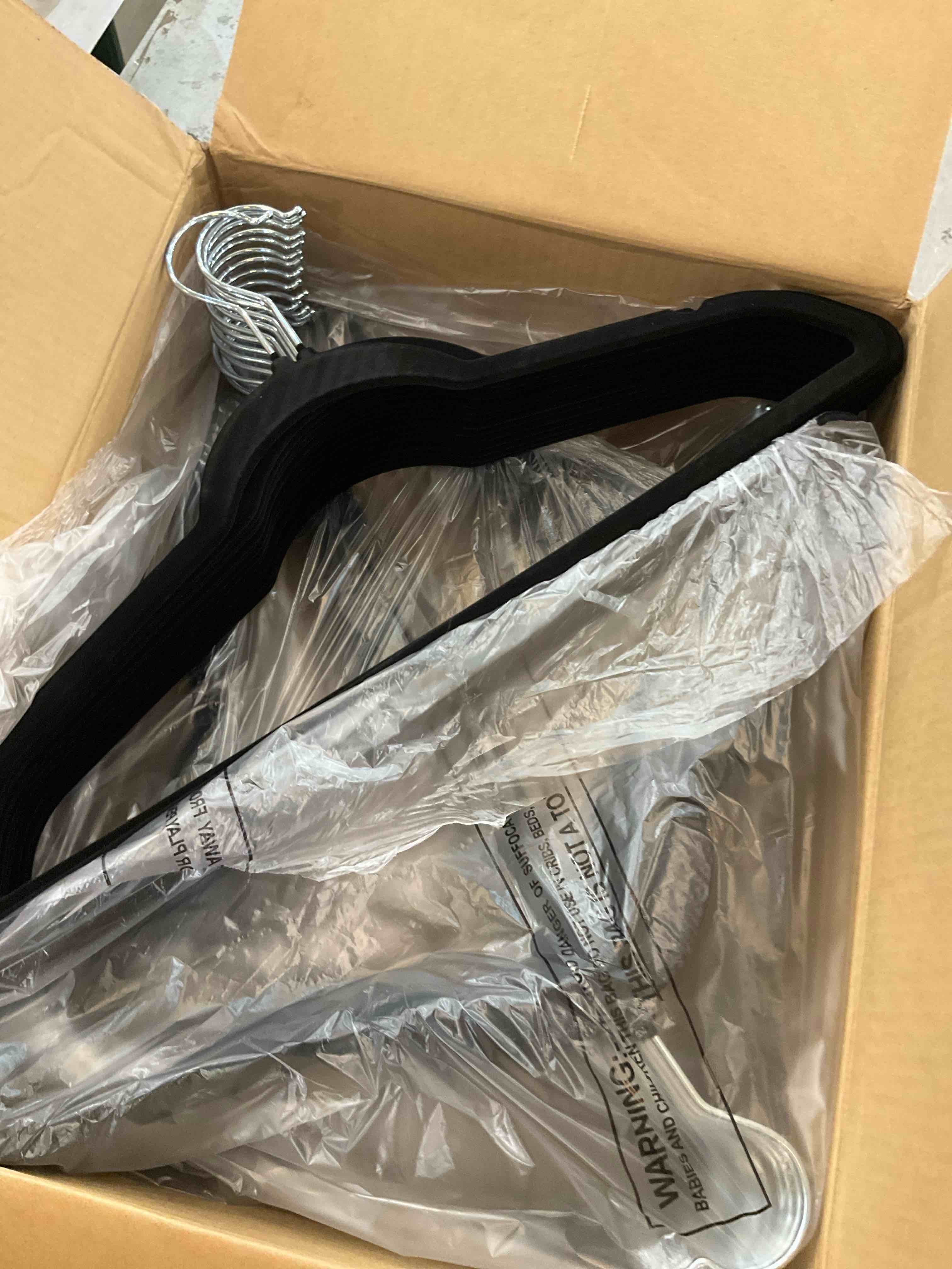 https://s3.amazonaws.com/lotting-images-prod/BargainHunt/EXS01566418_1716310613923.jpeg