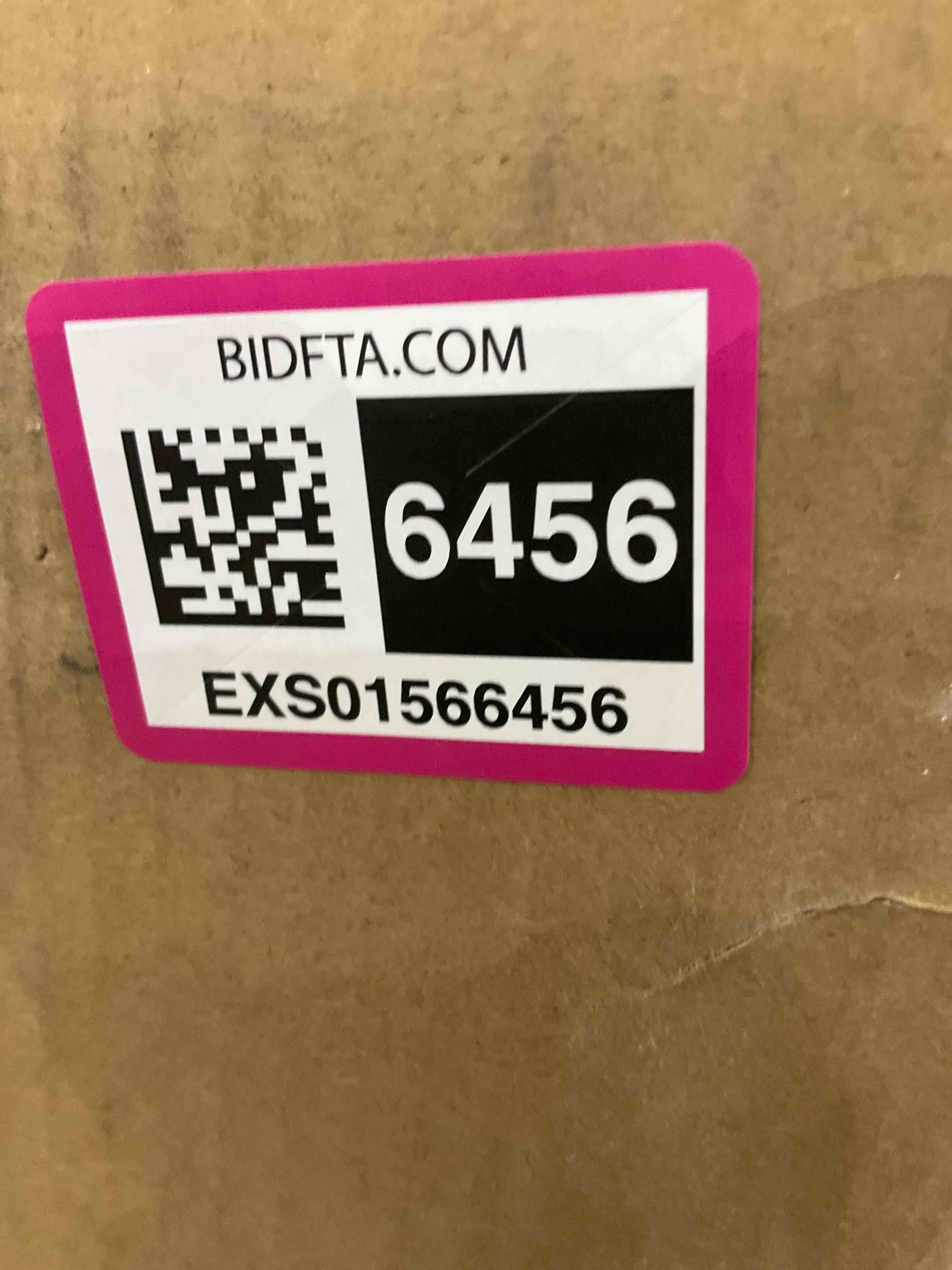 https://s3.amazonaws.com/lotting-images-prod/BargainHunt/EXS01566456_1716377843258.jpeg