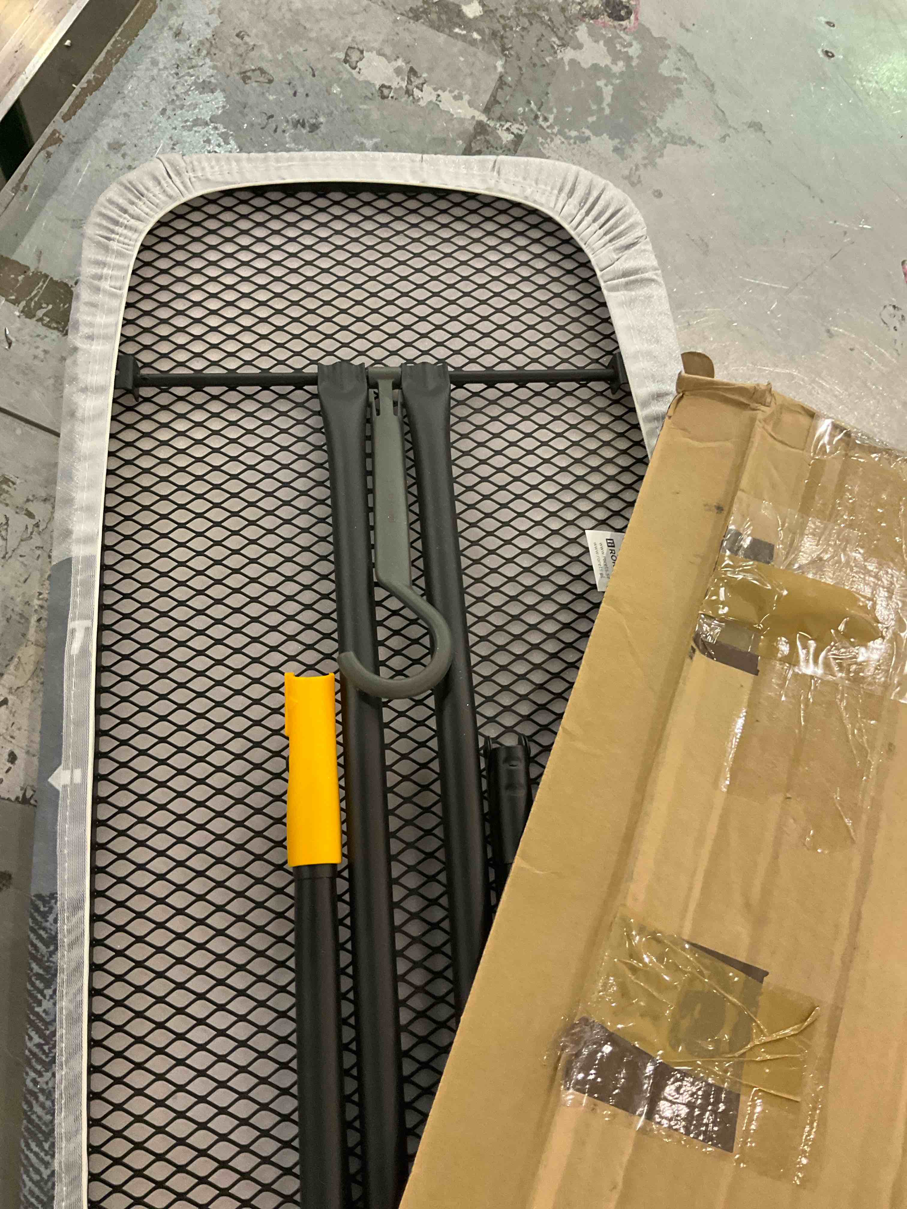 https://s3.amazonaws.com/lotting-images-prod/BargainHunt/EXS01566461_1716378474584.jpeg