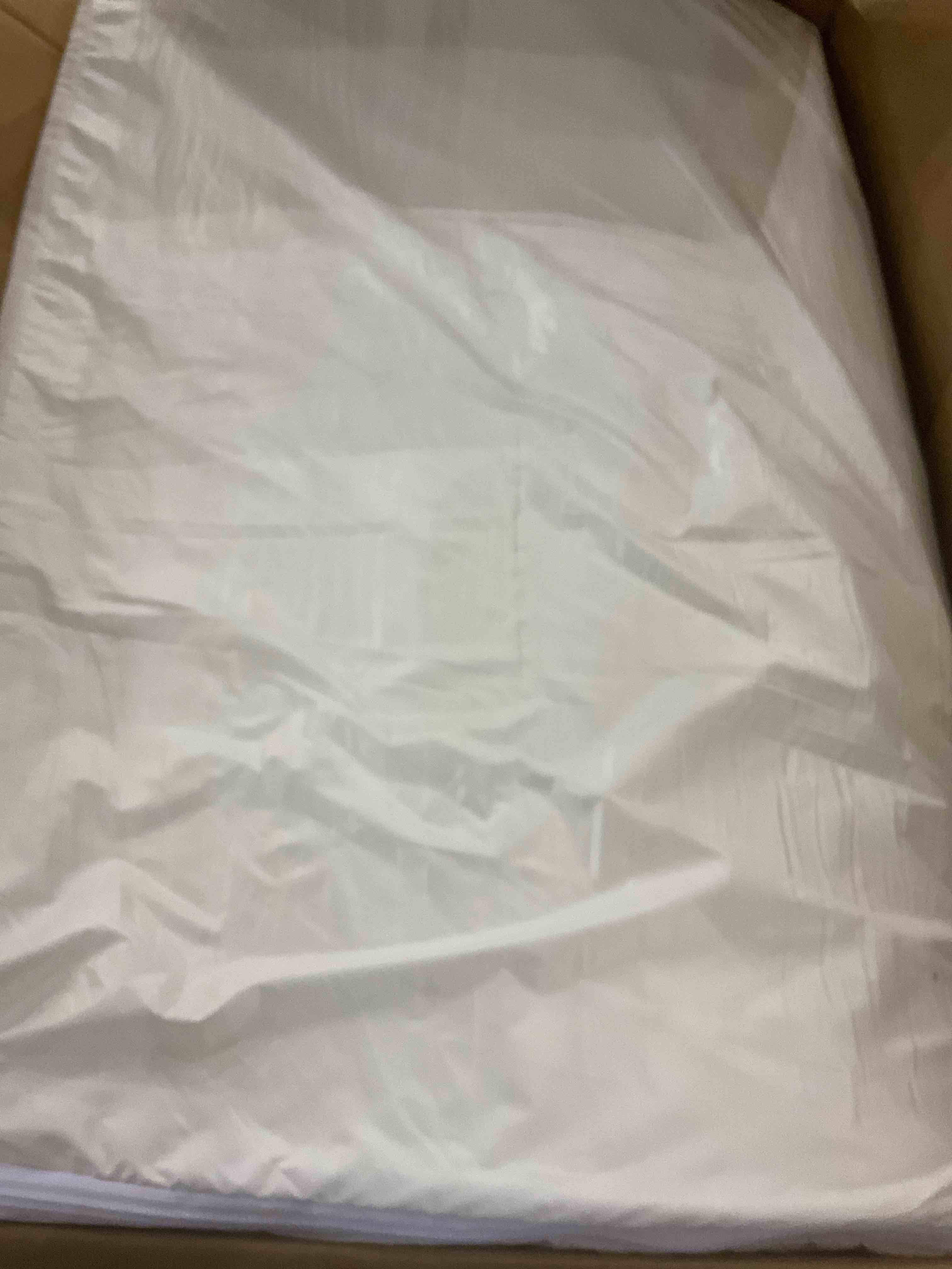https://s3.amazonaws.com/lotting-images-prod/BargainHunt/EXS01566477_1716381140526.jpeg