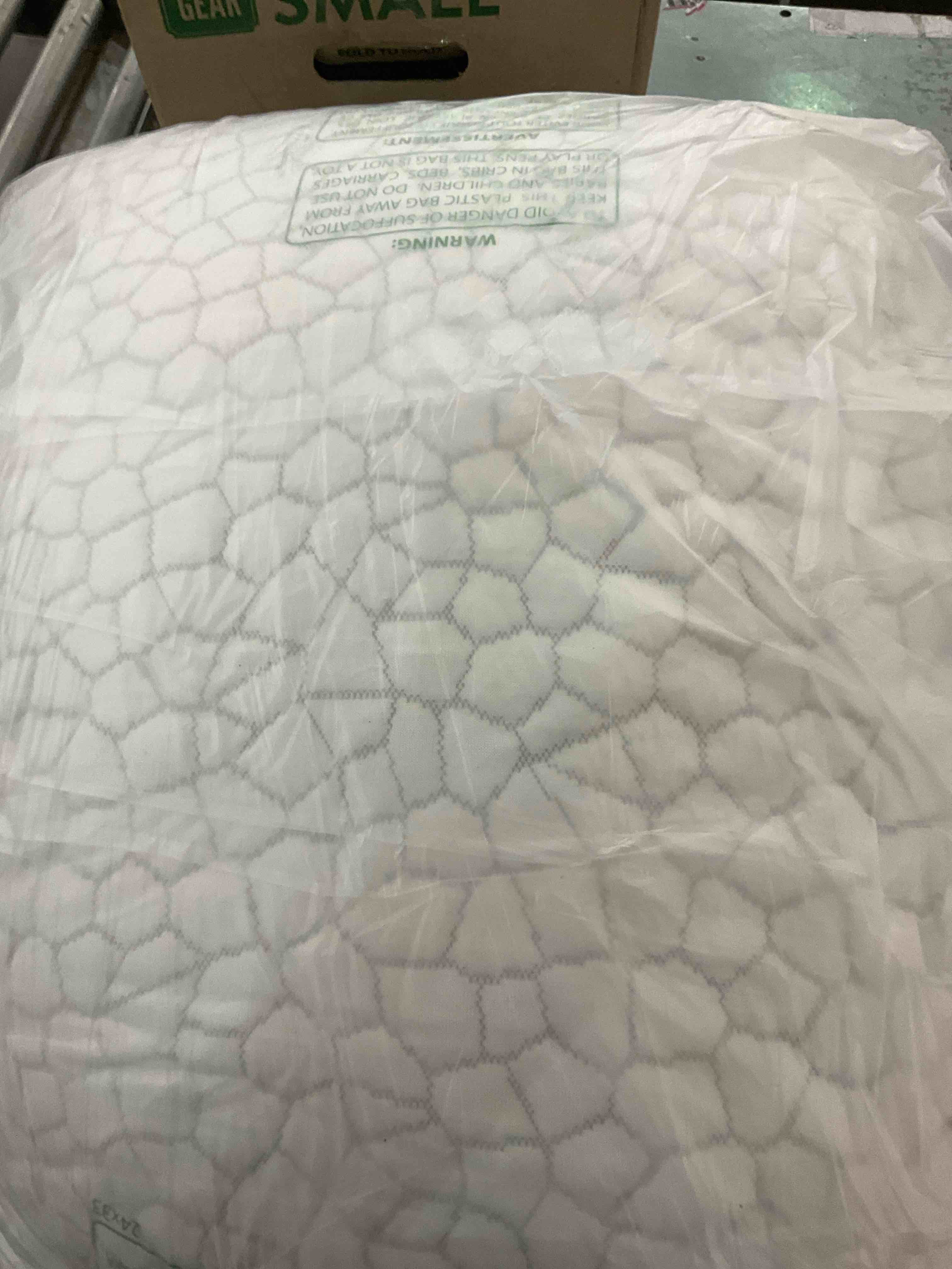 https://s3.amazonaws.com/lotting-images-prod/BargainHunt/EXS01566490_1716384860281.jpeg