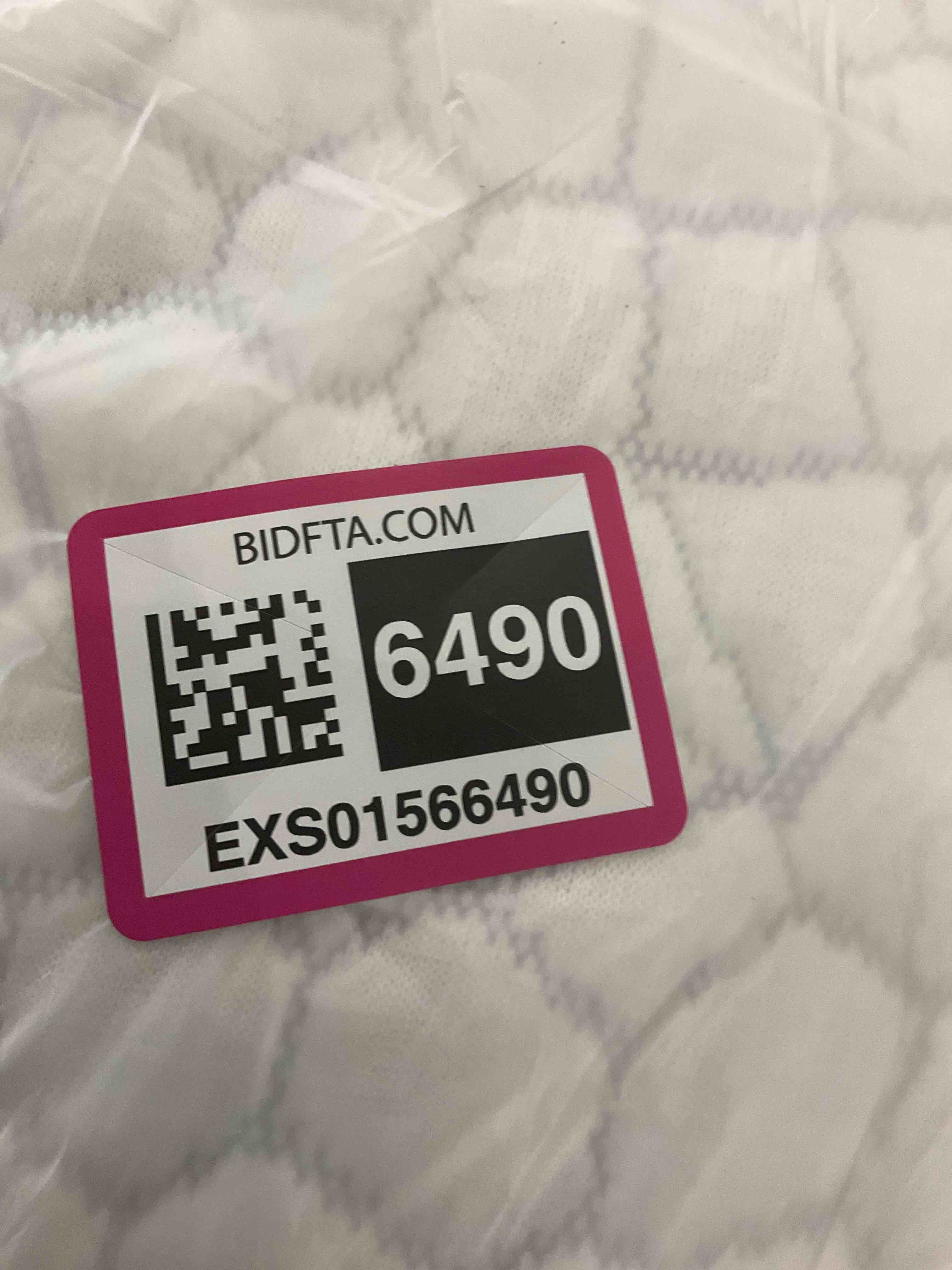 https://s3.amazonaws.com/lotting-images-prod/BargainHunt/EXS01566490_1716384876155.jpeg