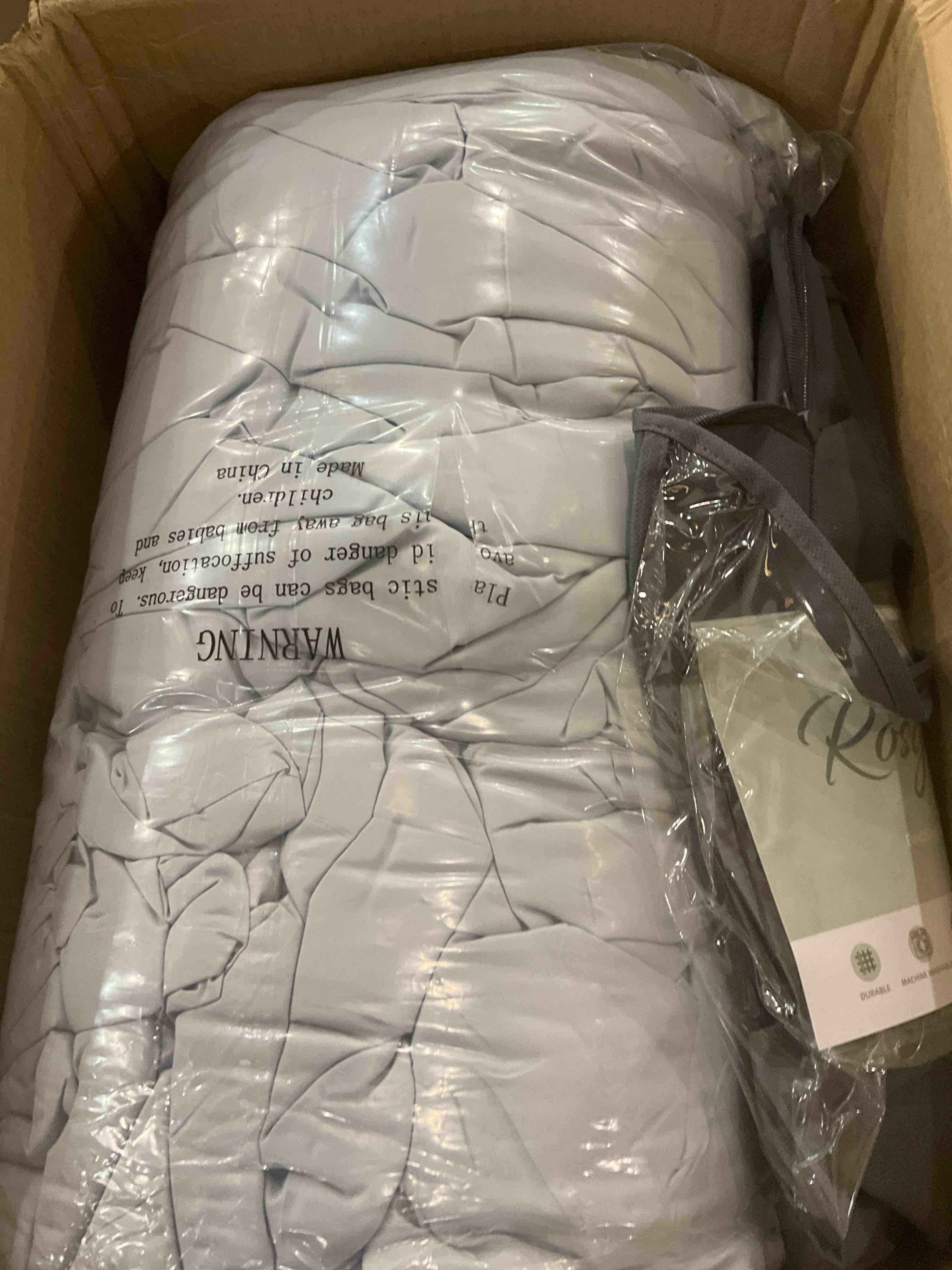https://s3.amazonaws.com/lotting-images-prod/BargainHunt/EXS01566491_1716384968032.jpeg