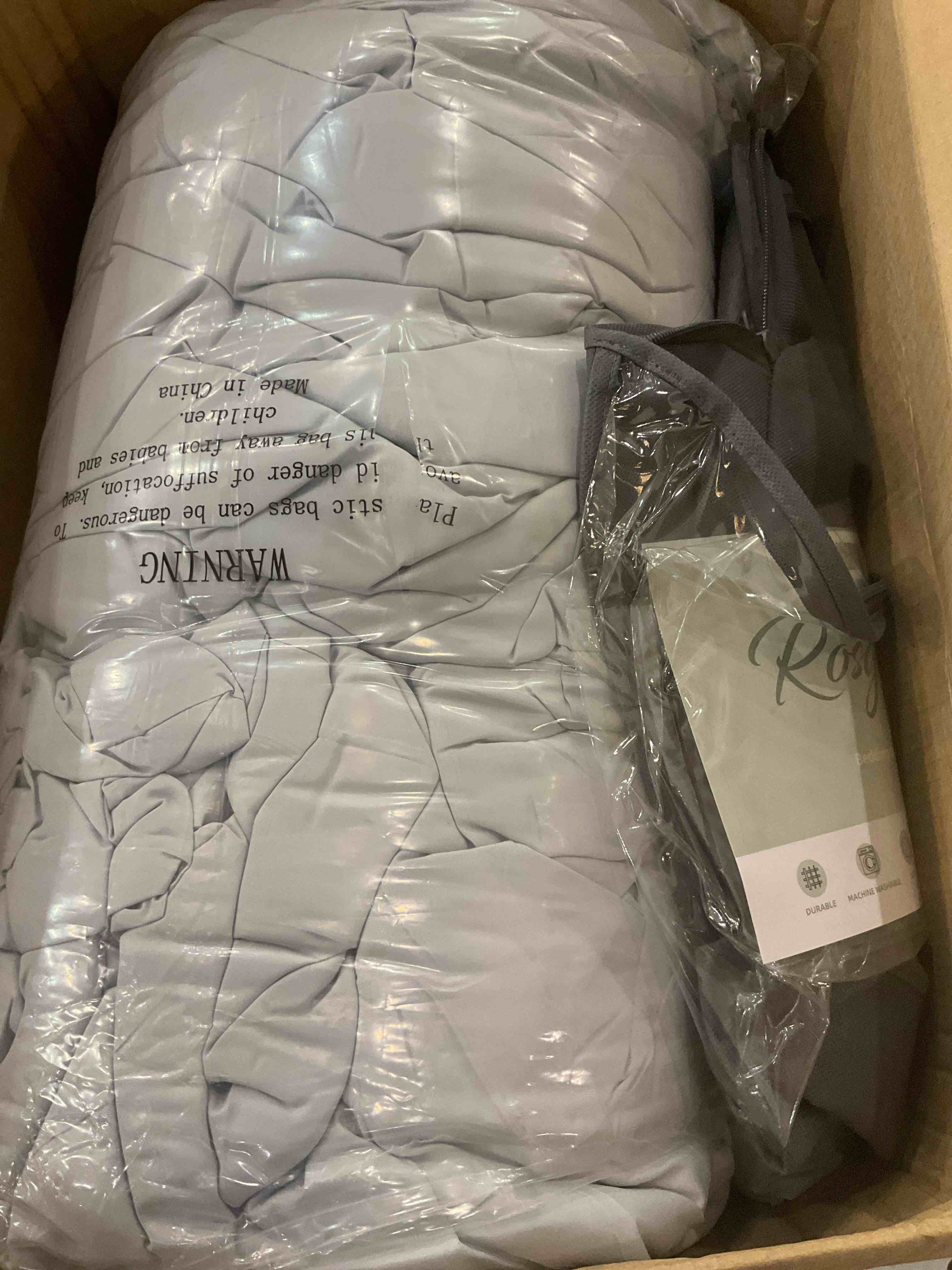 https://s3.amazonaws.com/lotting-images-prod/BargainHunt/EXS01566491_1716384969202.jpeg