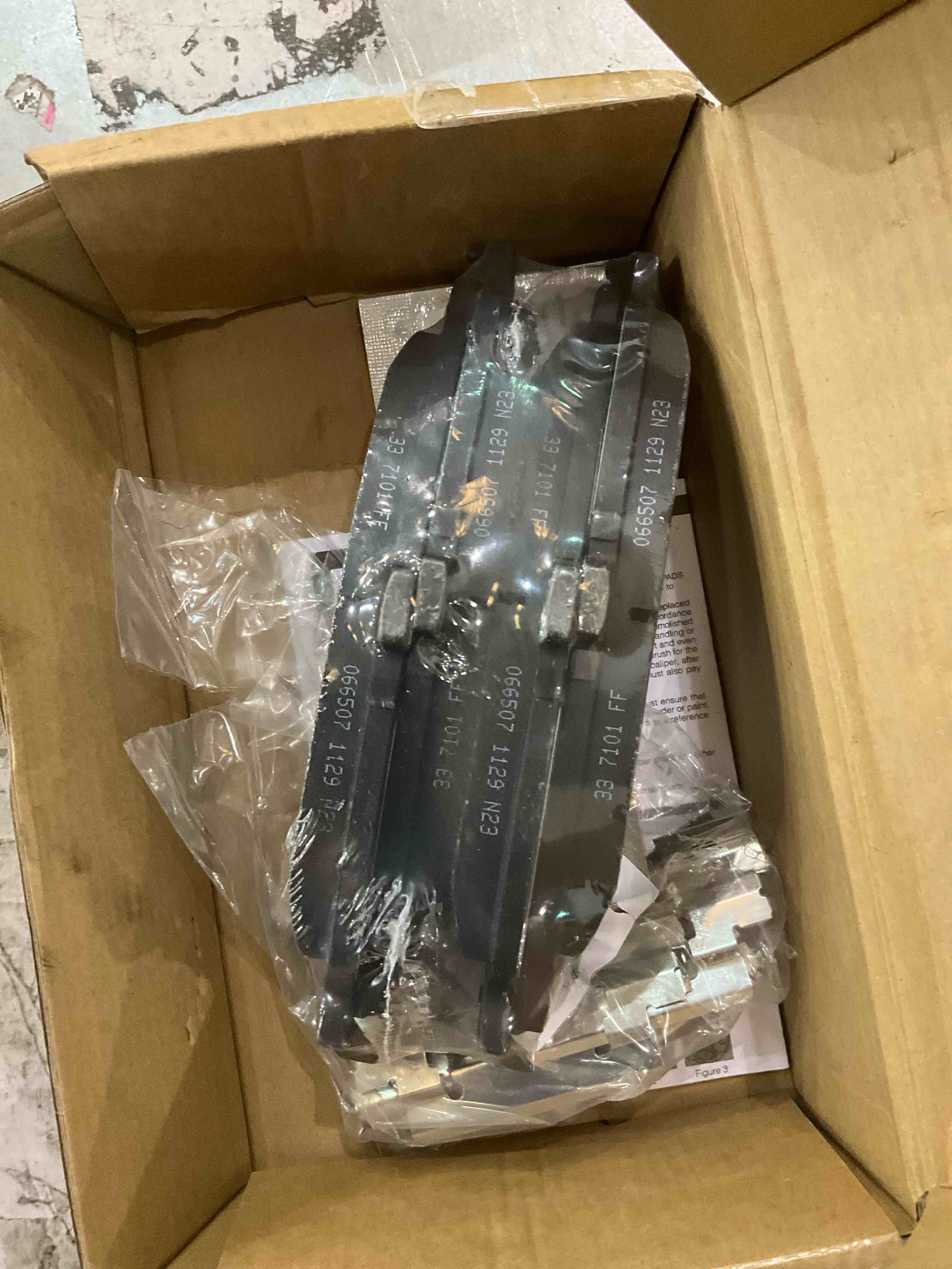 https://s3.amazonaws.com/lotting-images-prod/BargainHunt/EXS01566492_1716385070749.jpeg