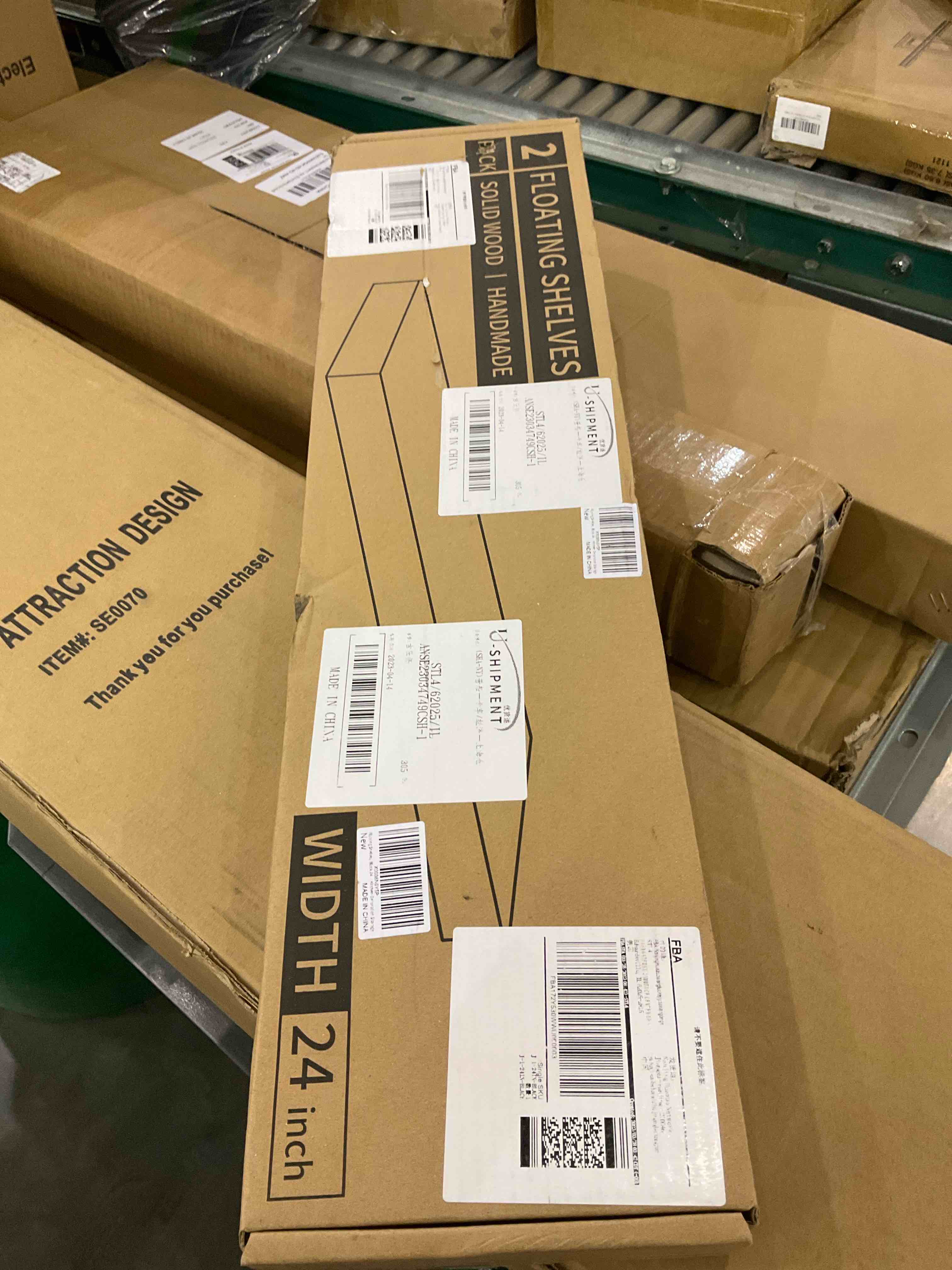 https://s3.amazonaws.com/lotting-images-prod/BargainHunt/EXS01566504_1715959602534.jpeg
