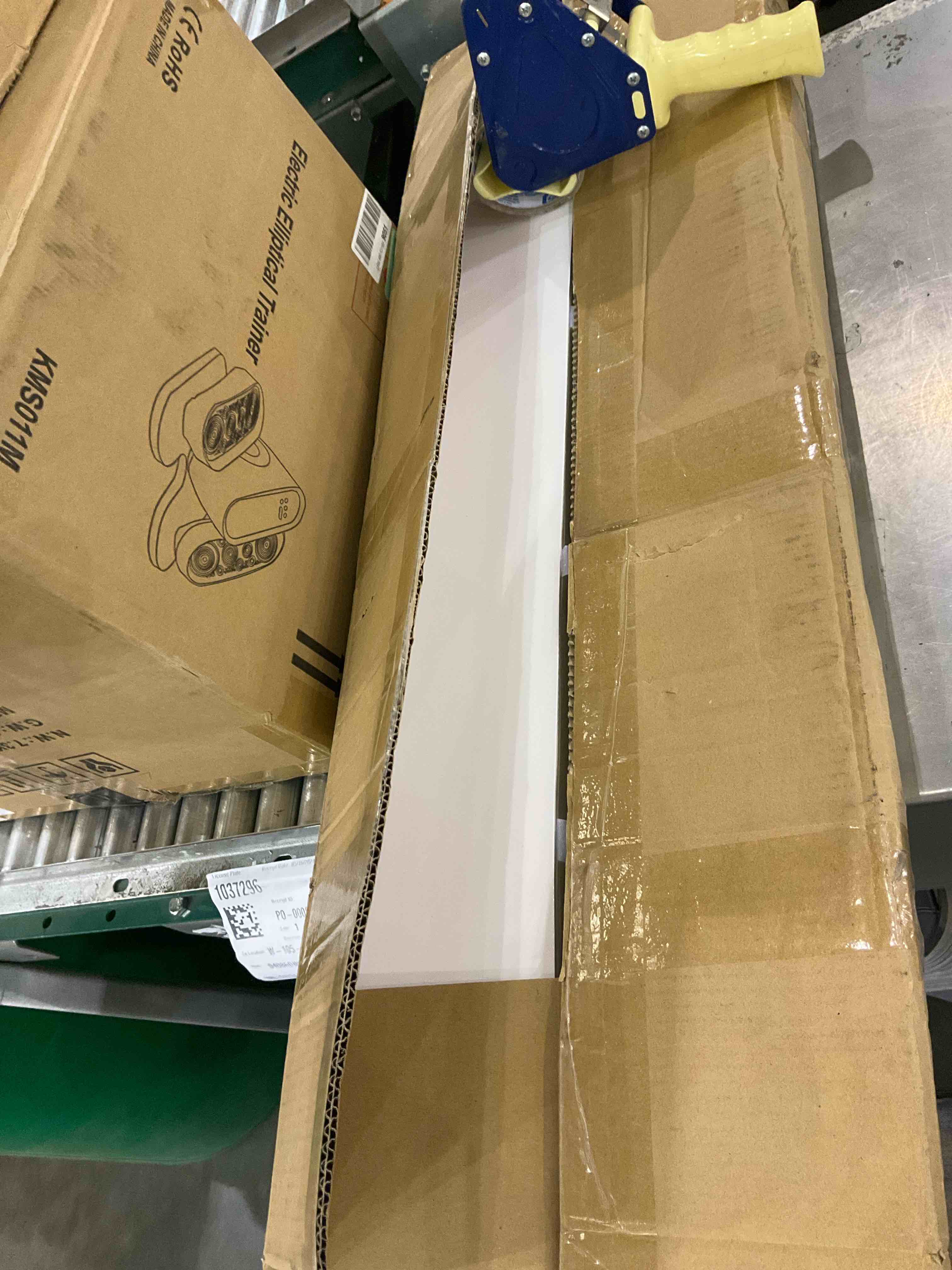 https://s3.amazonaws.com/lotting-images-prod/BargainHunt/EXS01566508_1715959896193.jpeg