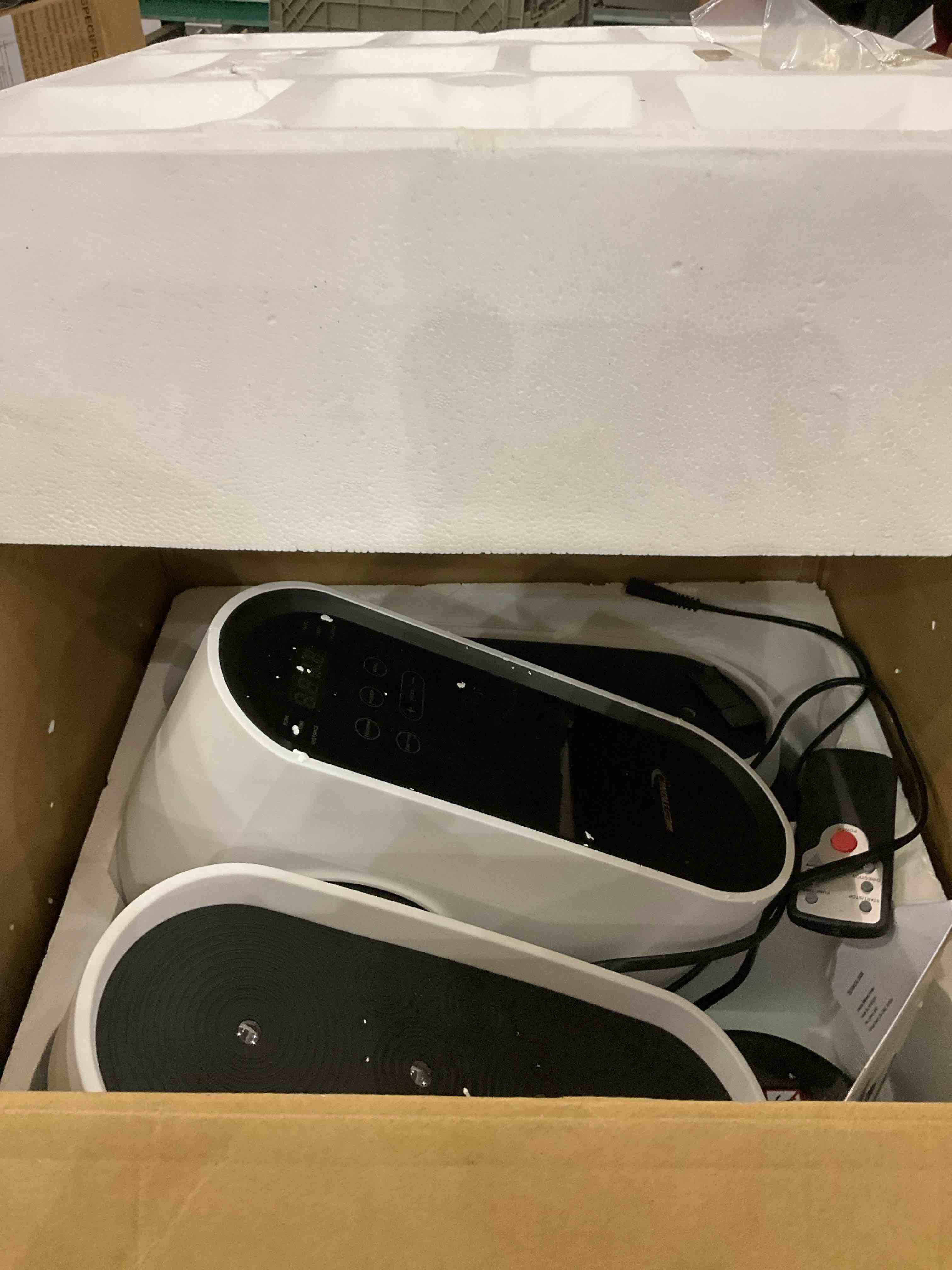 https://s3.amazonaws.com/lotting-images-prod/BargainHunt/EXS01566512_1715960401985.jpeg