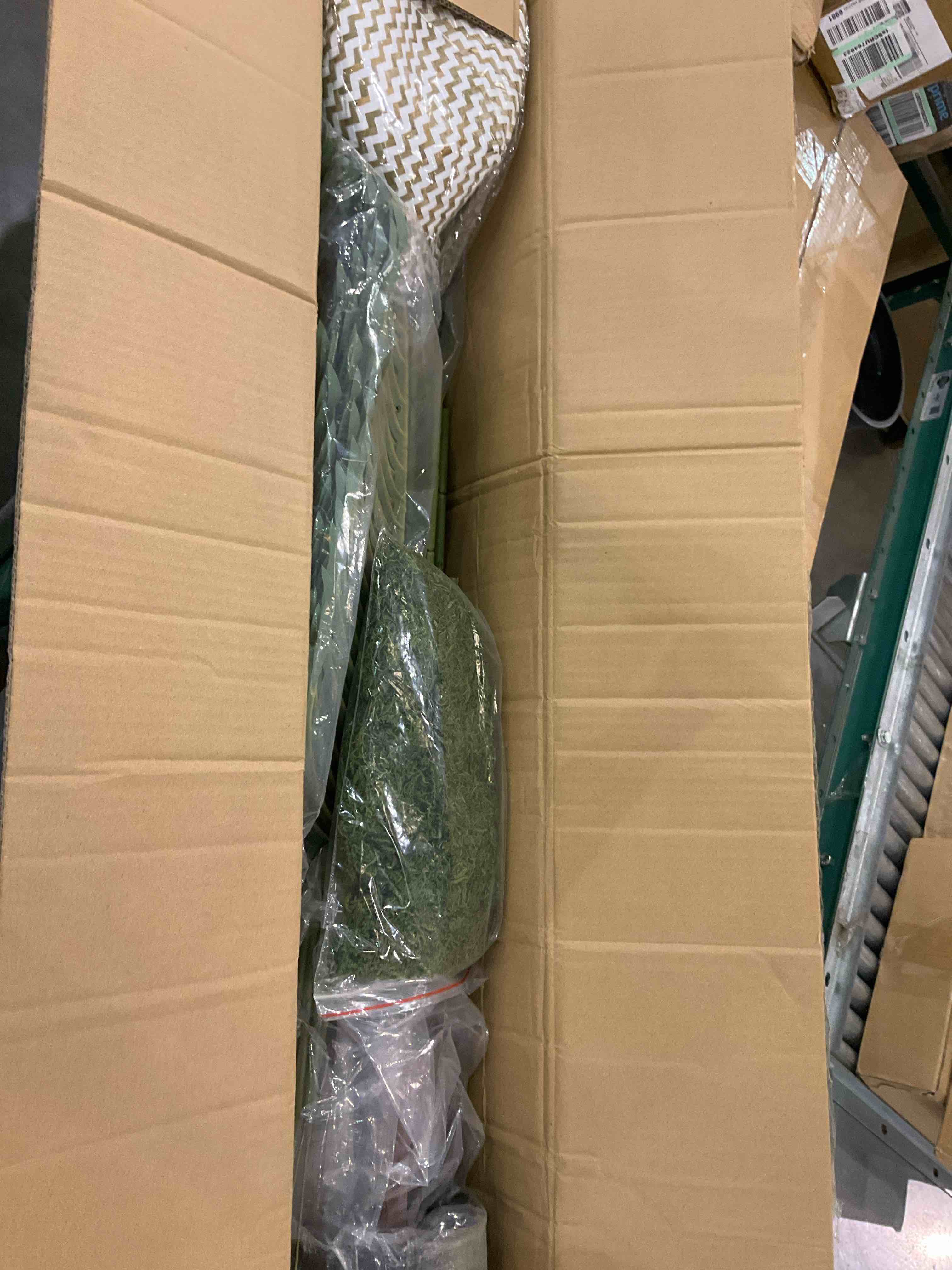 https://s3.amazonaws.com/lotting-images-prod/BargainHunt/EXS01566547_1715967754037.jpeg