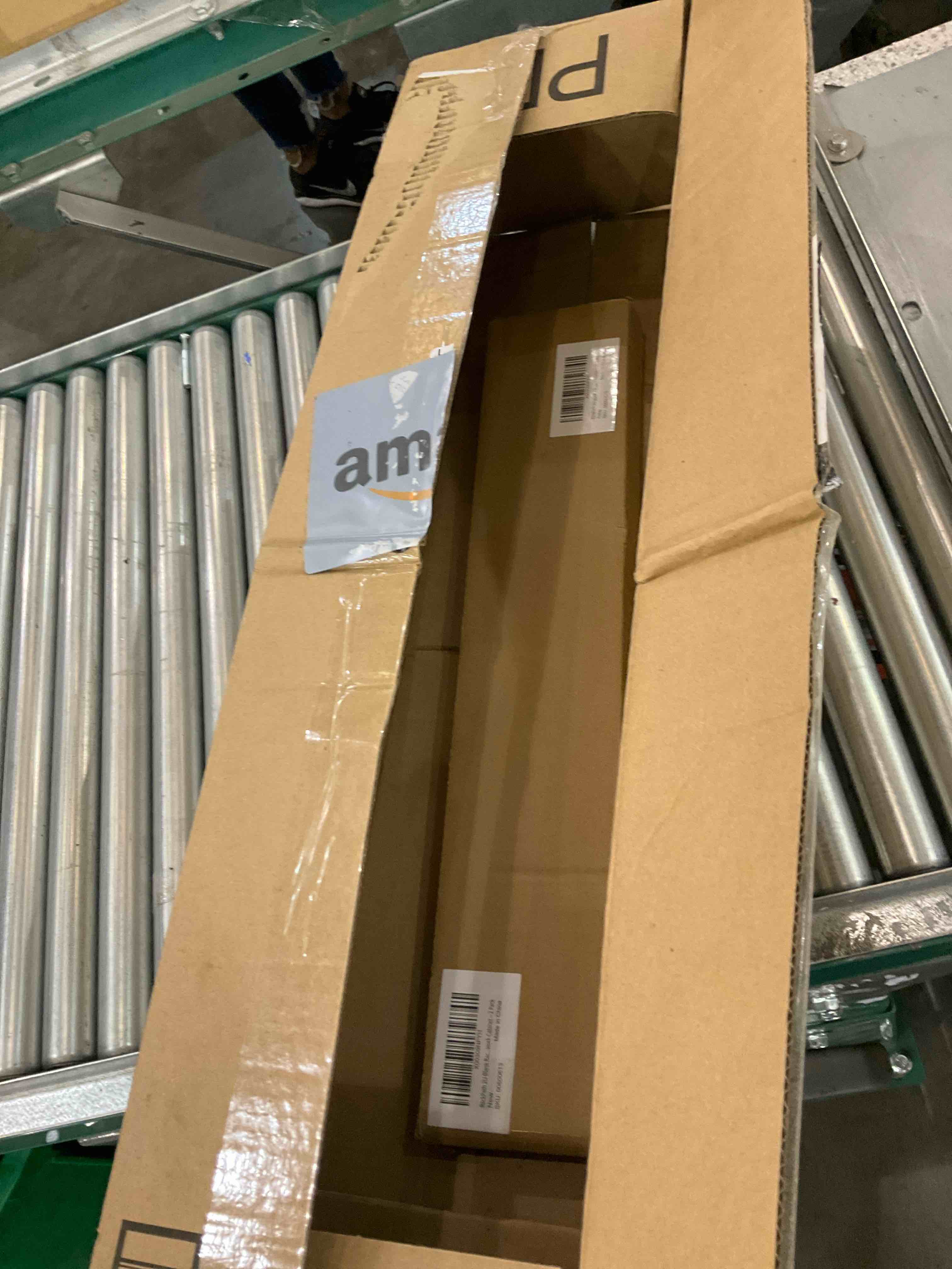 https://s3.amazonaws.com/lotting-images-prod/BargainHunt/EXS01566618_1716211770923.jpeg