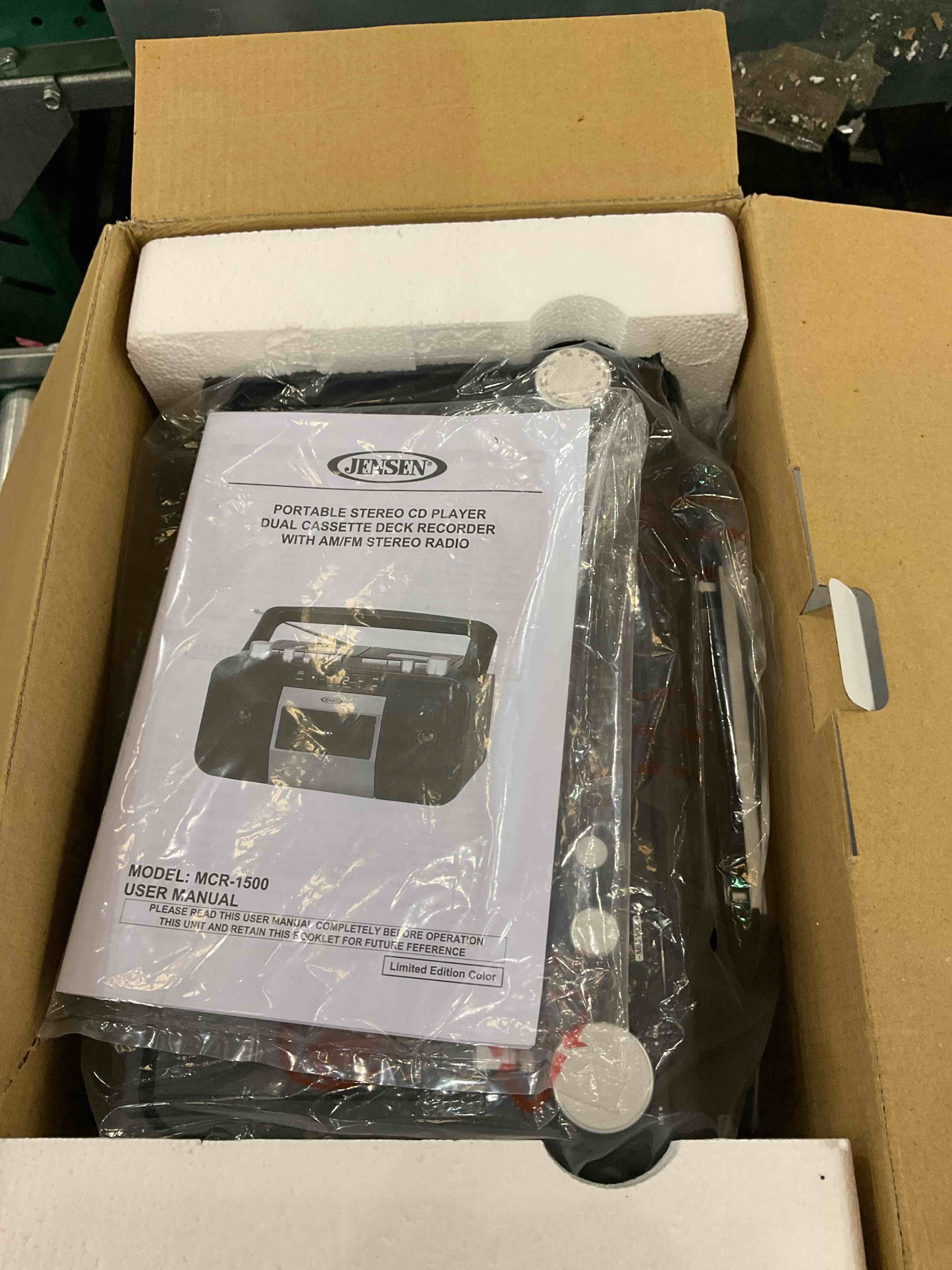 https://s3.amazonaws.com/lotting-images-prod/BargainHunt/EXS01566663_1716298455645.jpeg