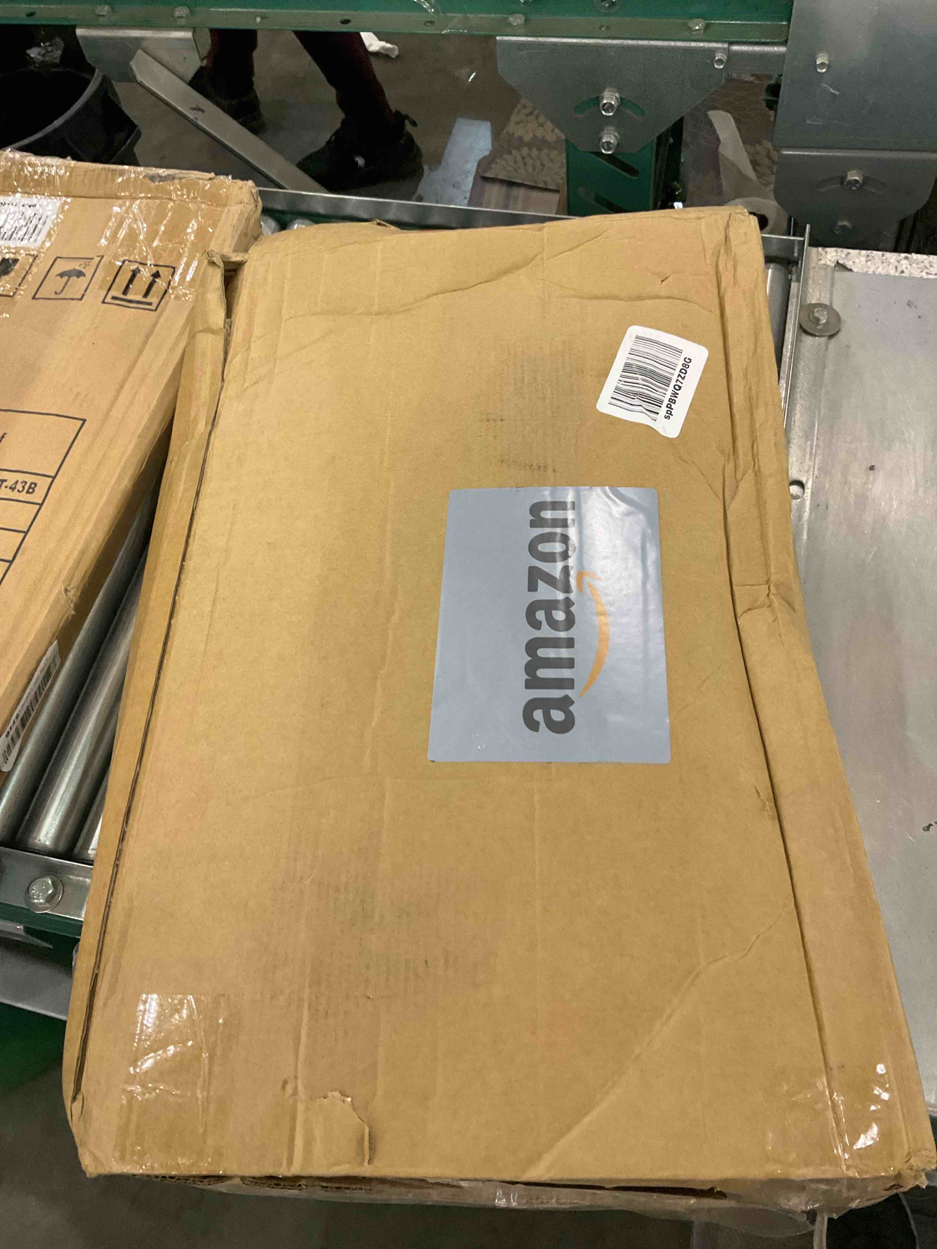 https://s3.amazonaws.com/lotting-images-prod/BargainHunt/EXS01566664_1716298515021.jpeg