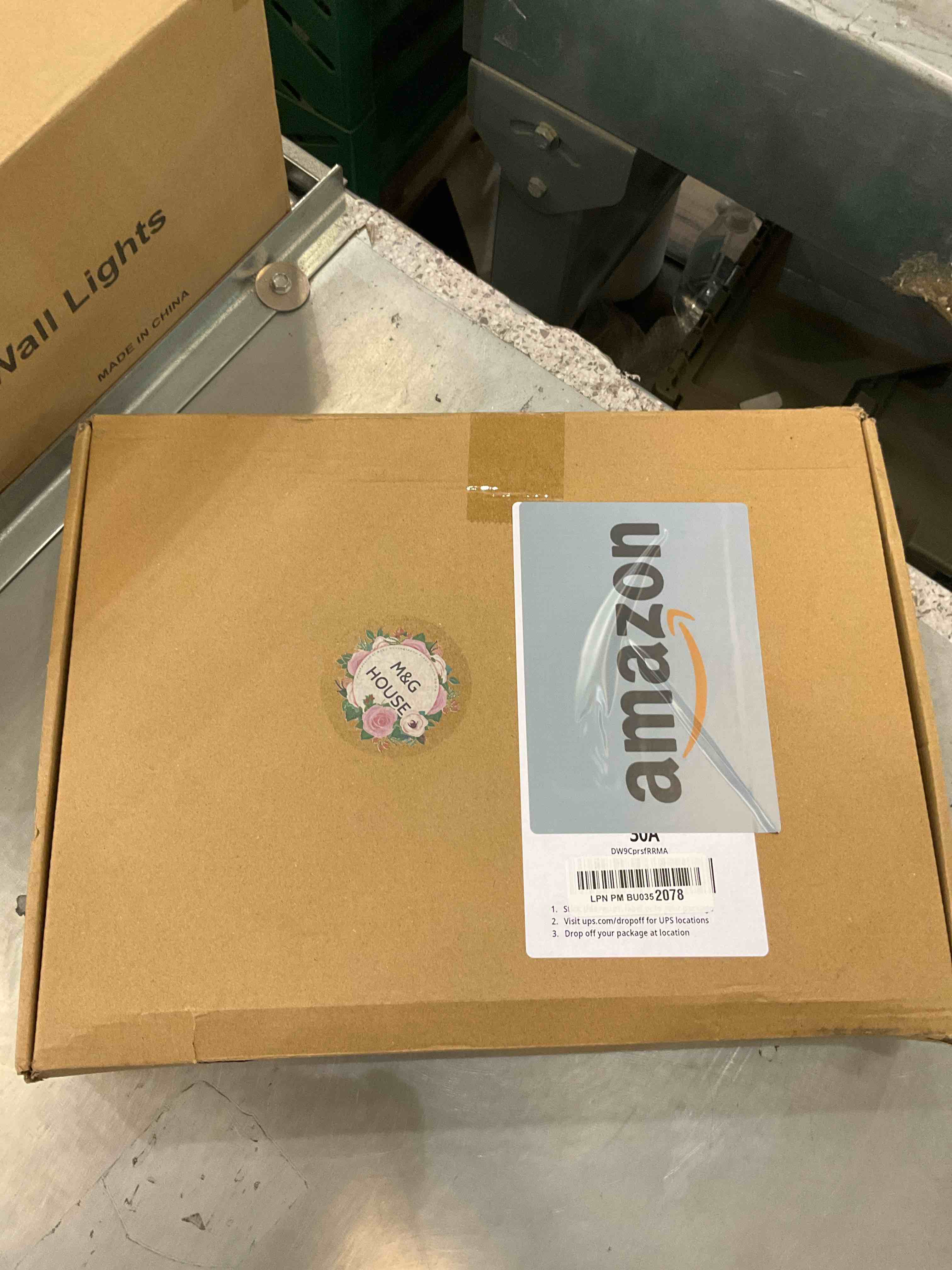 https://s3.amazonaws.com/lotting-images-prod/BargainHunt/EXS01566746_1716312531748.jpeg