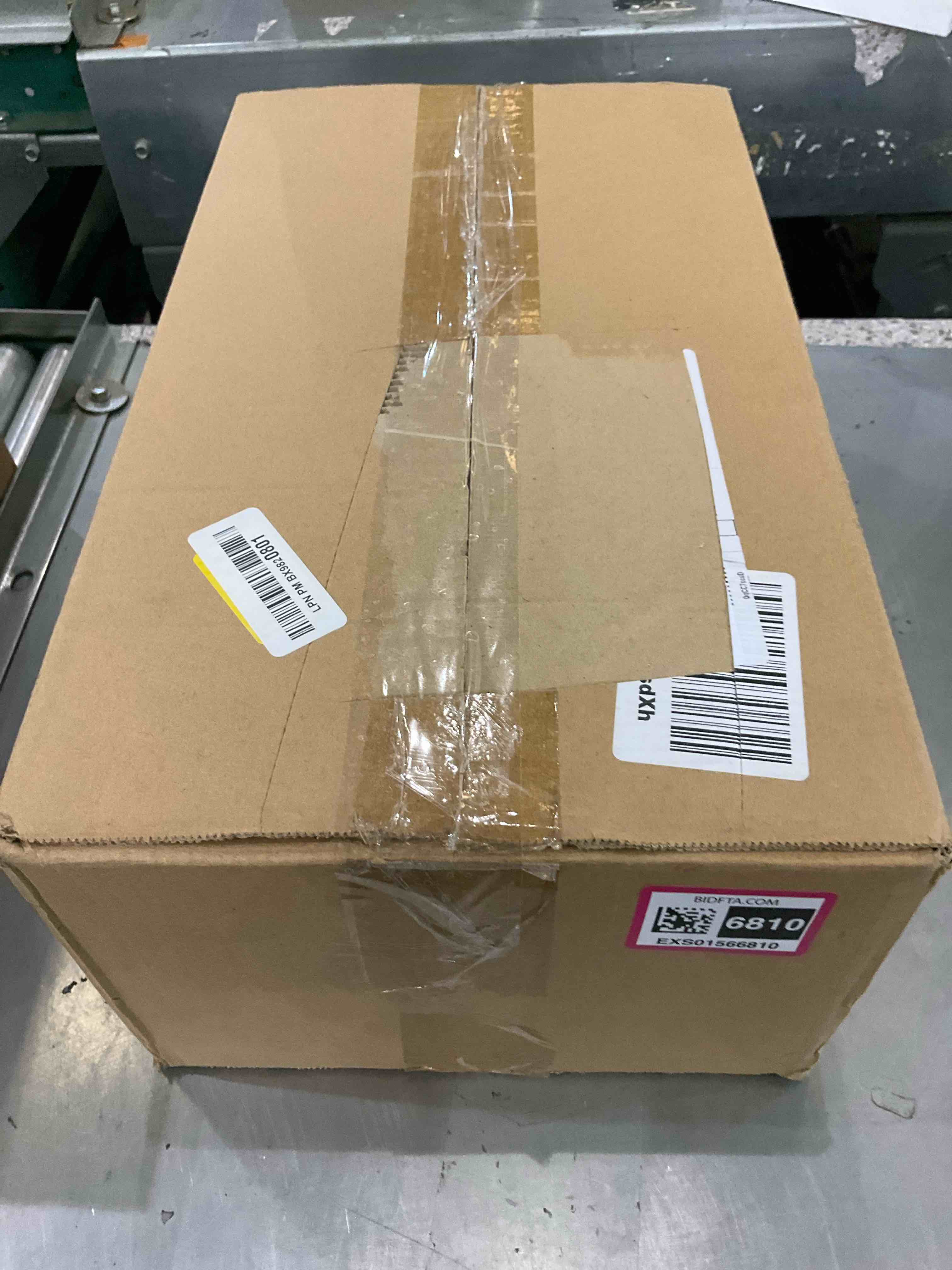 https://s3.amazonaws.com/lotting-images-prod/BargainHunt/EXS01566810_1716389940534.jpeg