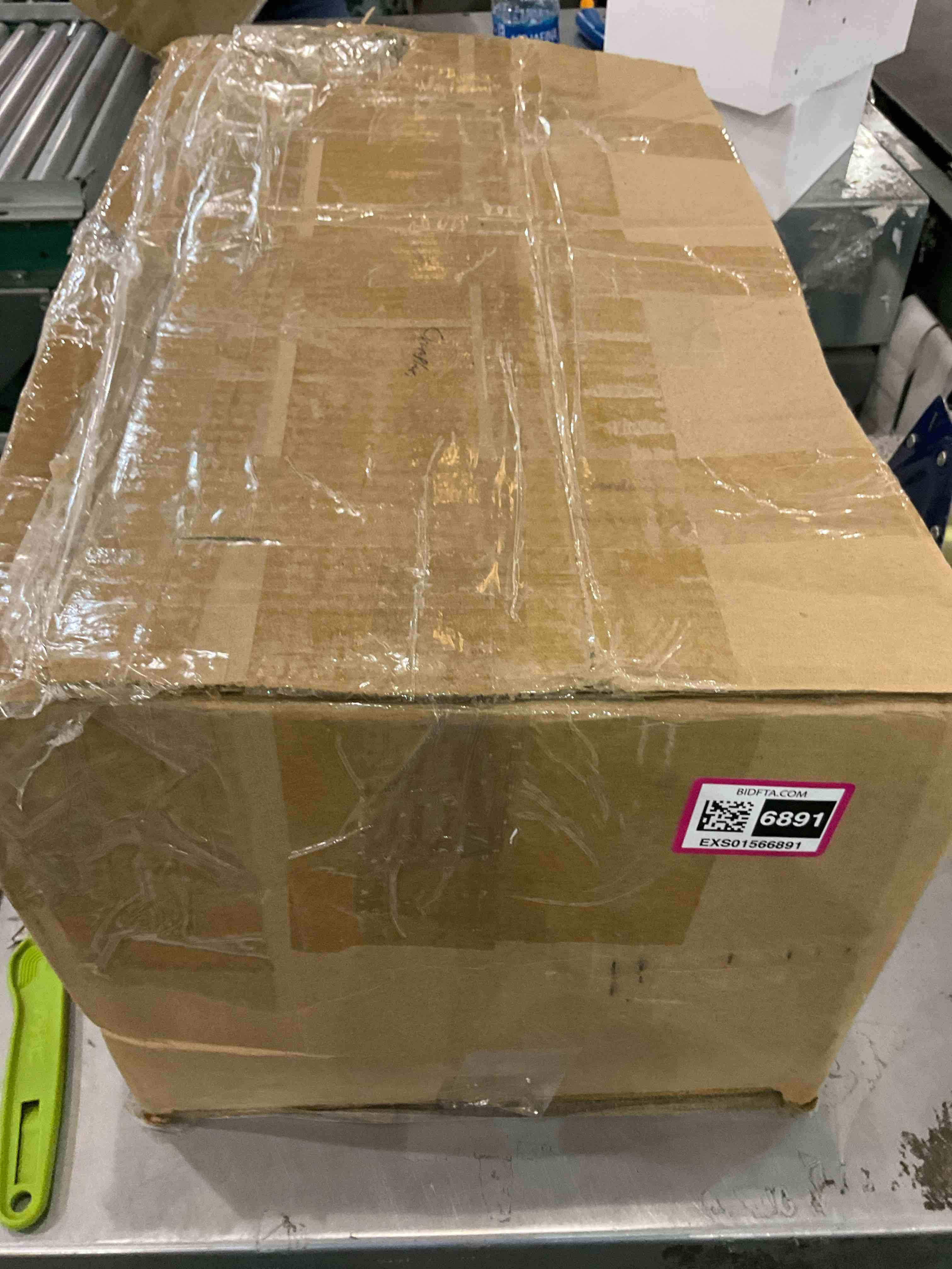 https://s3.amazonaws.com/lotting-images-prod/BargainHunt/EXS01566891_1716403162035.jpeg