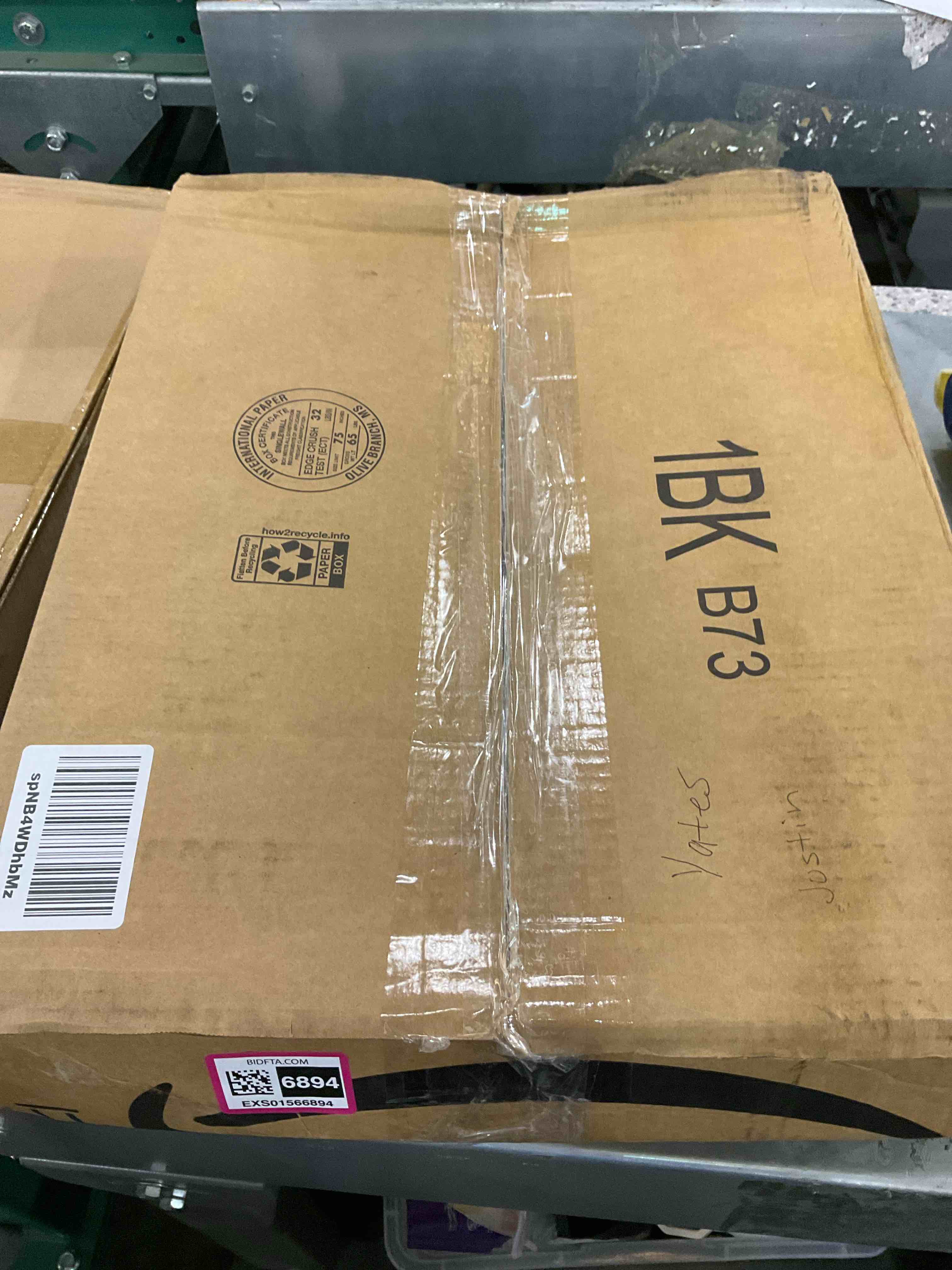 https://s3.amazonaws.com/lotting-images-prod/BargainHunt/EXS01566894_1716403876653.jpeg