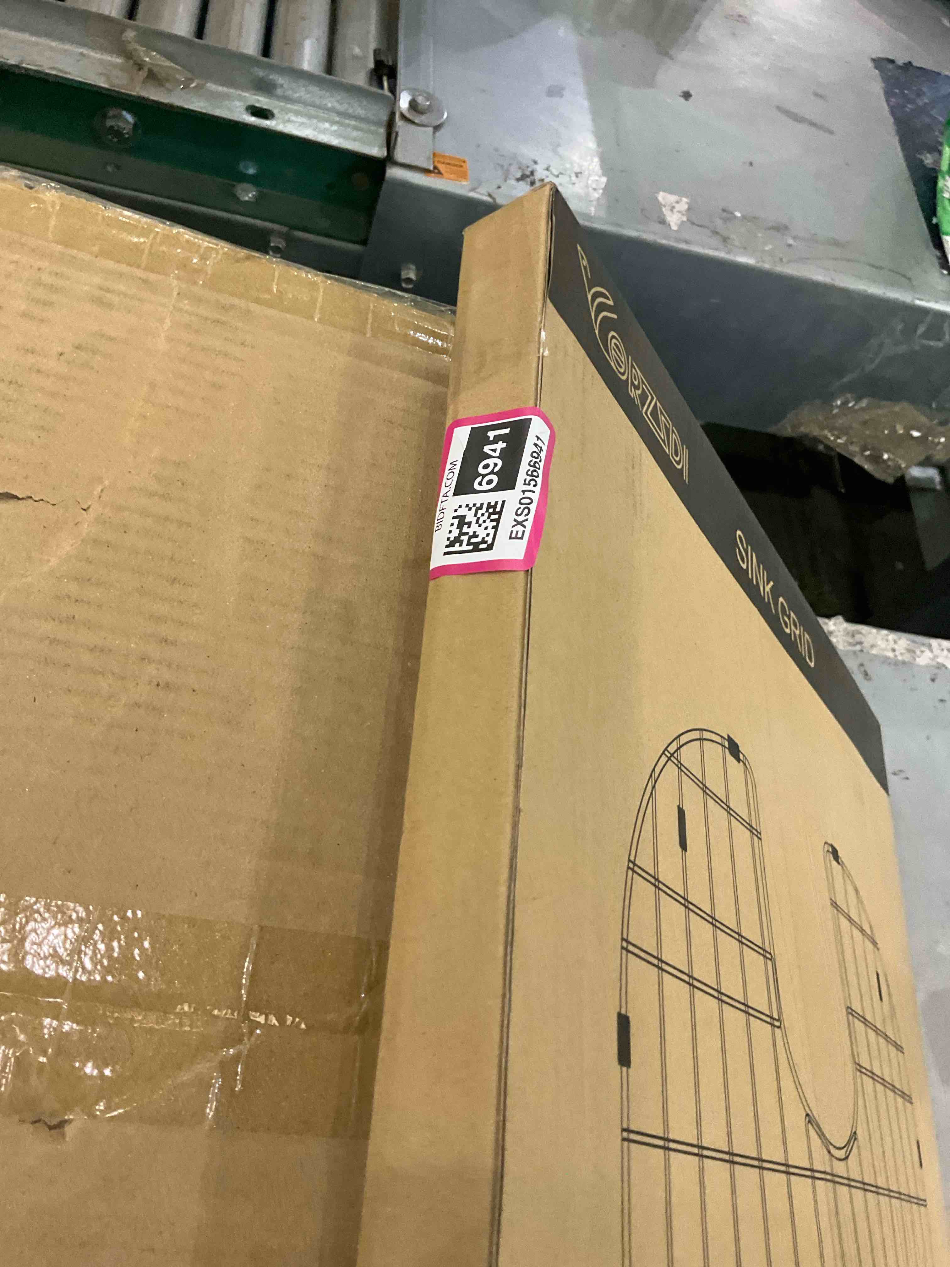 https://s3.amazonaws.com/lotting-images-prod/BargainHunt/EXS01566941_1716467445763.jpeg
