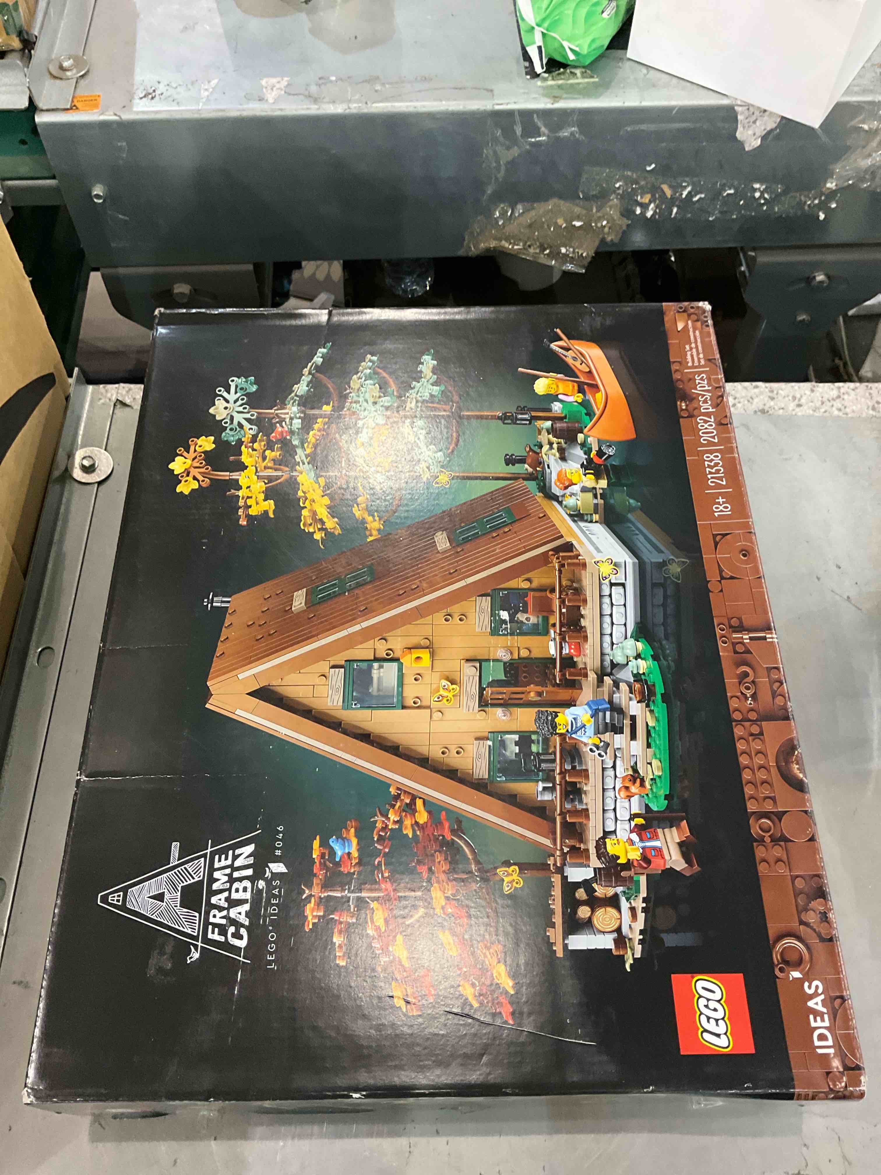 https://s3.amazonaws.com/lotting-images-prod/BargainHunt/EXS01566945_1716467780511.jpeg