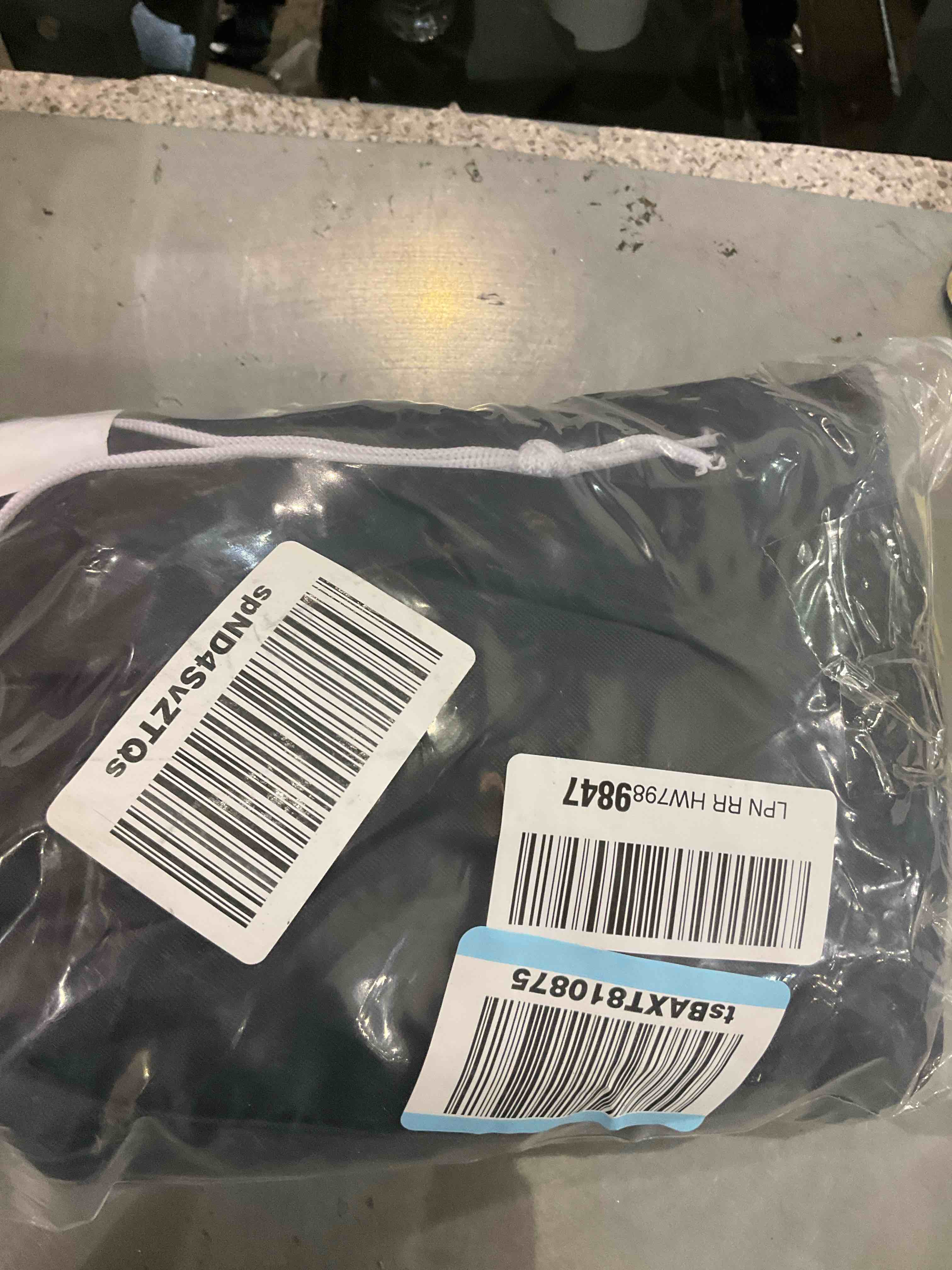 https://s3.amazonaws.com/lotting-images-prod/BargainHunt/EXS01566951_1716549298438.jpeg