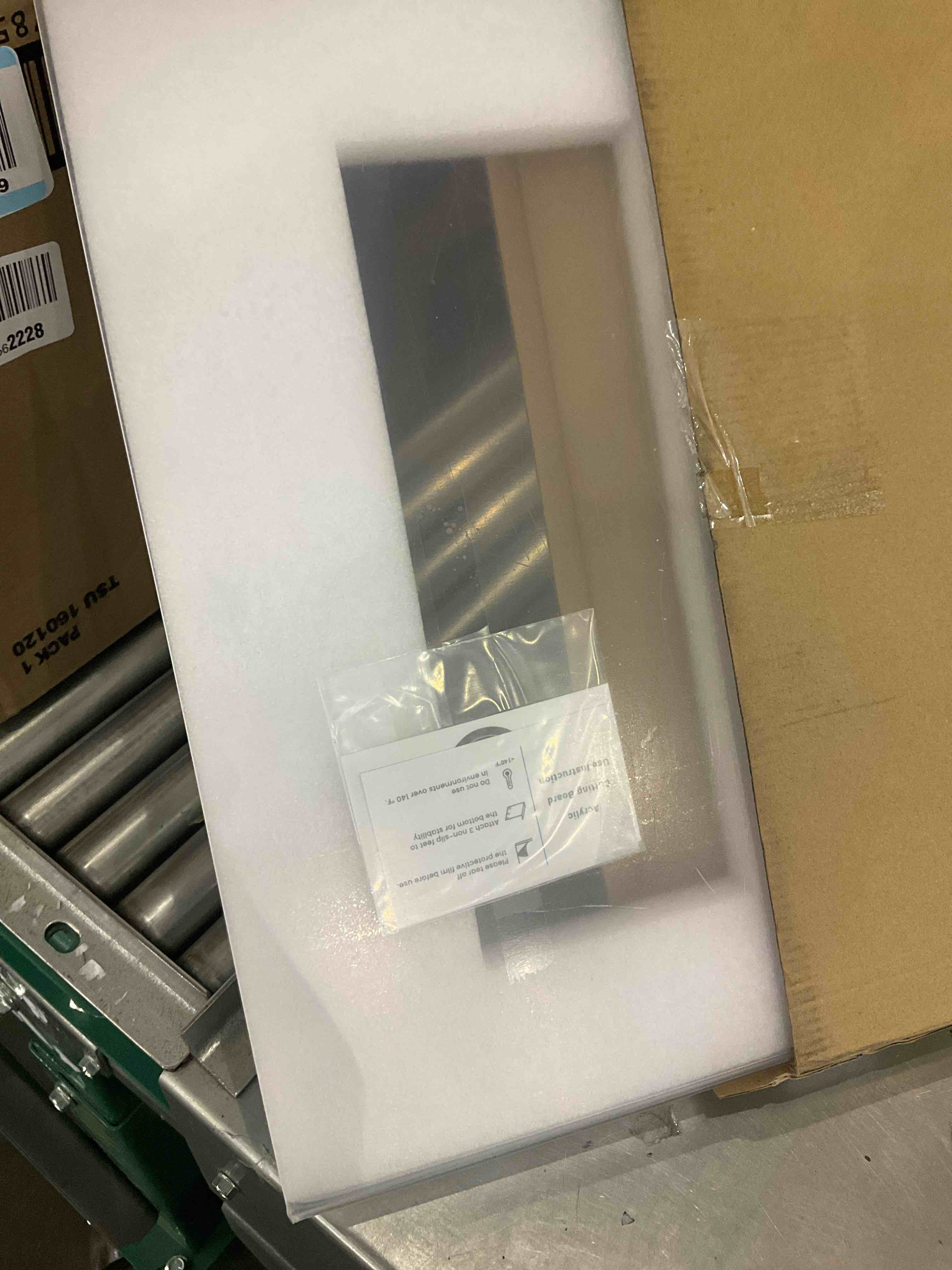 https://s3.amazonaws.com/lotting-images-prod/BargainHunt/EXS01566957_1716550085213.jpeg