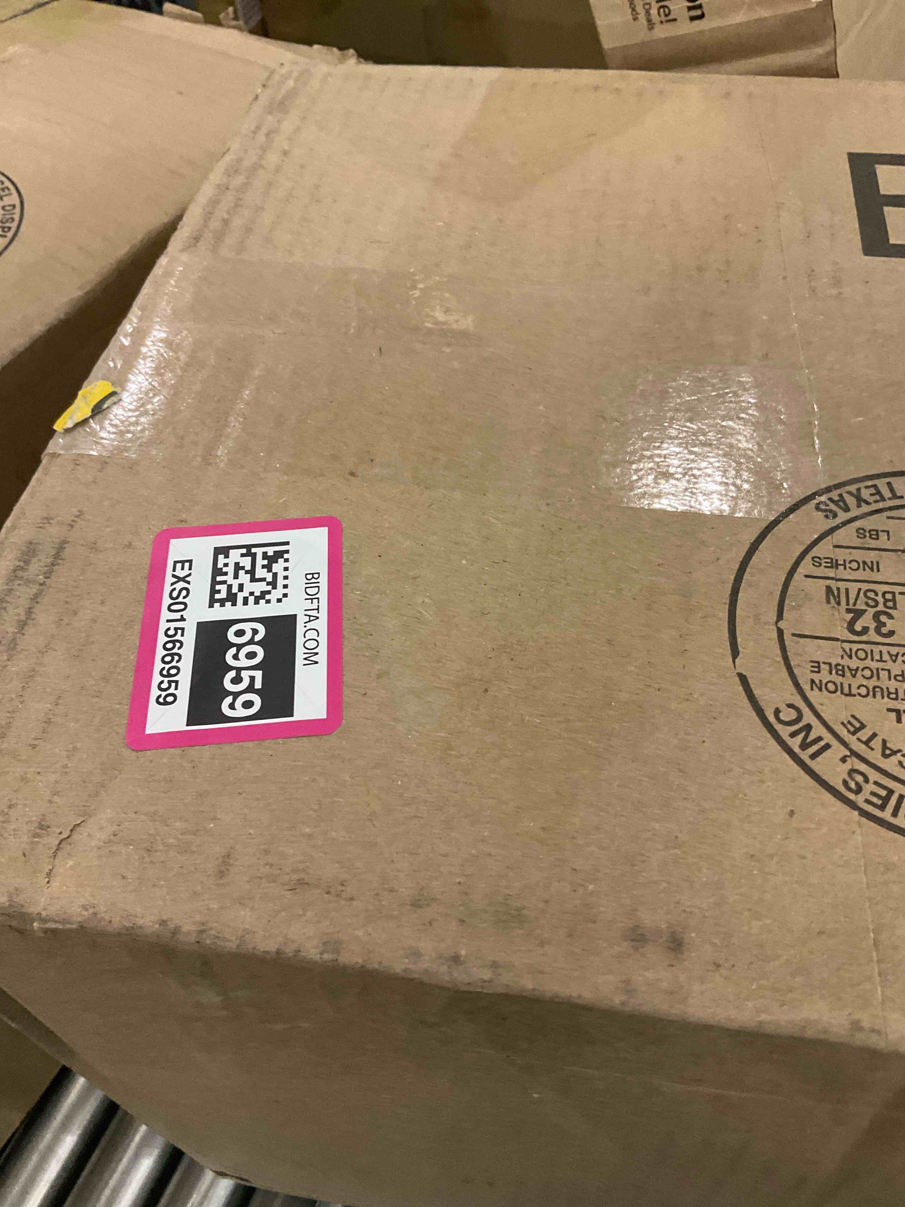 https://s3.amazonaws.com/lotting-images-prod/BargainHunt/EXS01566959_1716550355481.jpeg