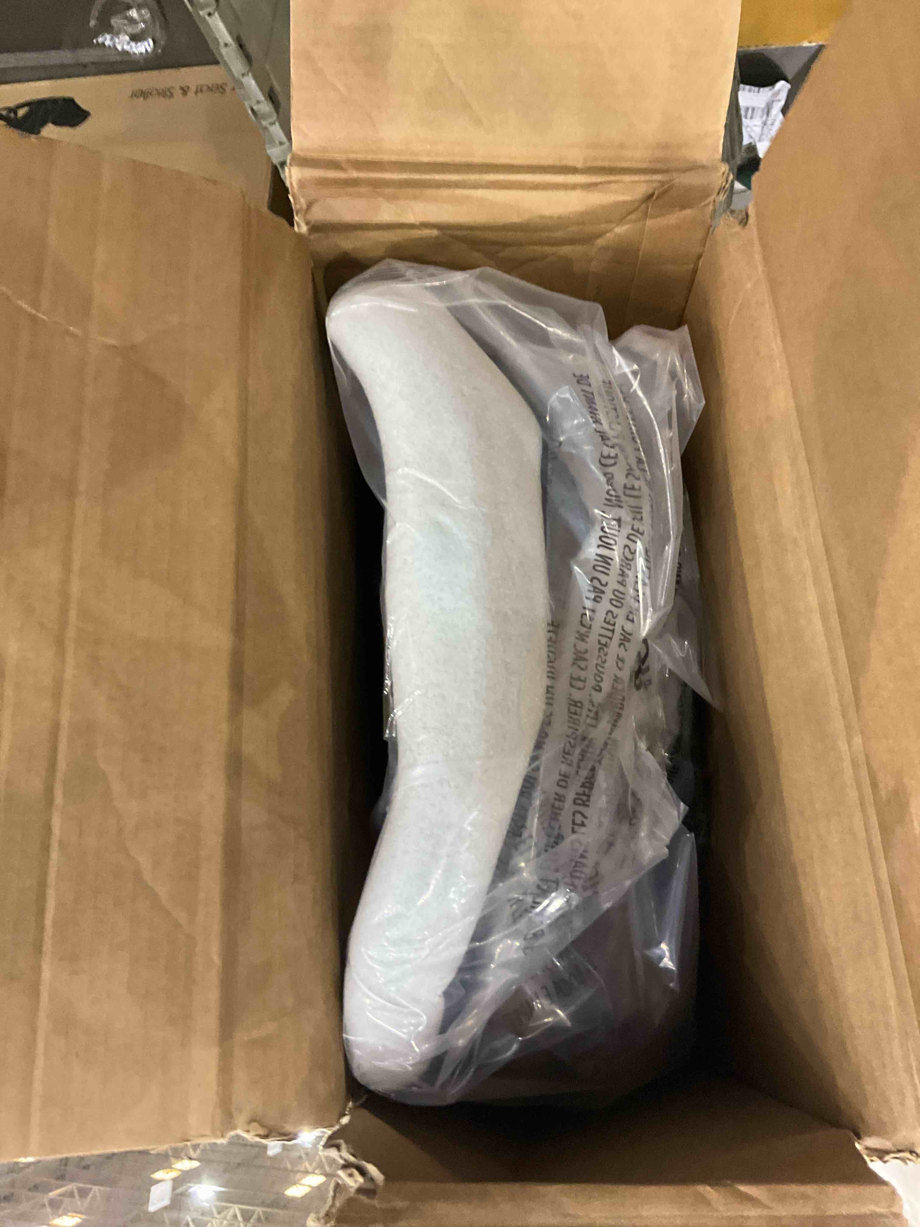 https://s3.amazonaws.com/lotting-images-prod/BargainHunt/EXS01567055_1717682082713.jpeg