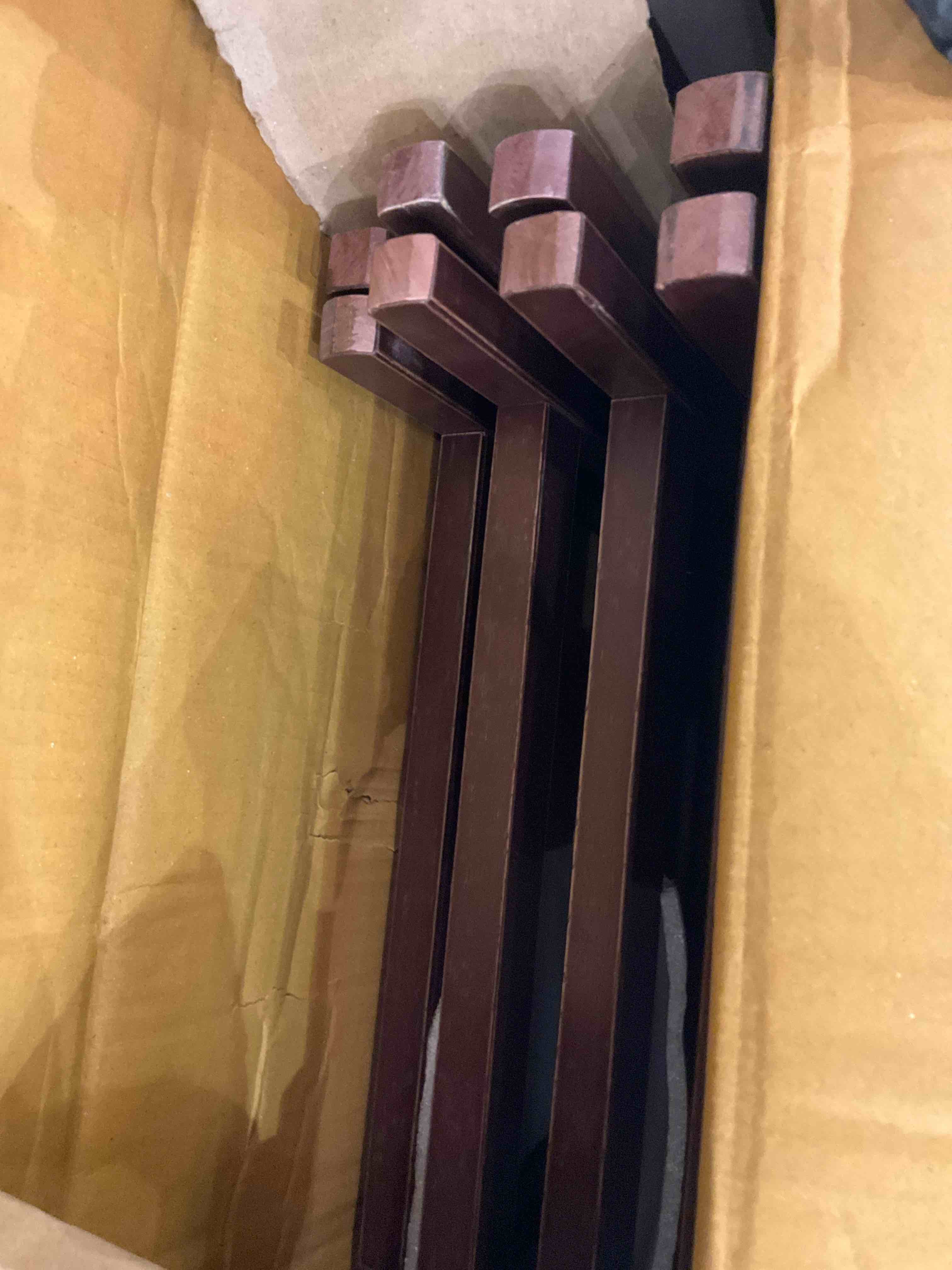https://s3.amazonaws.com/lotting-images-prod/BargainHunt/EXS01567079_1717683348199.jpeg