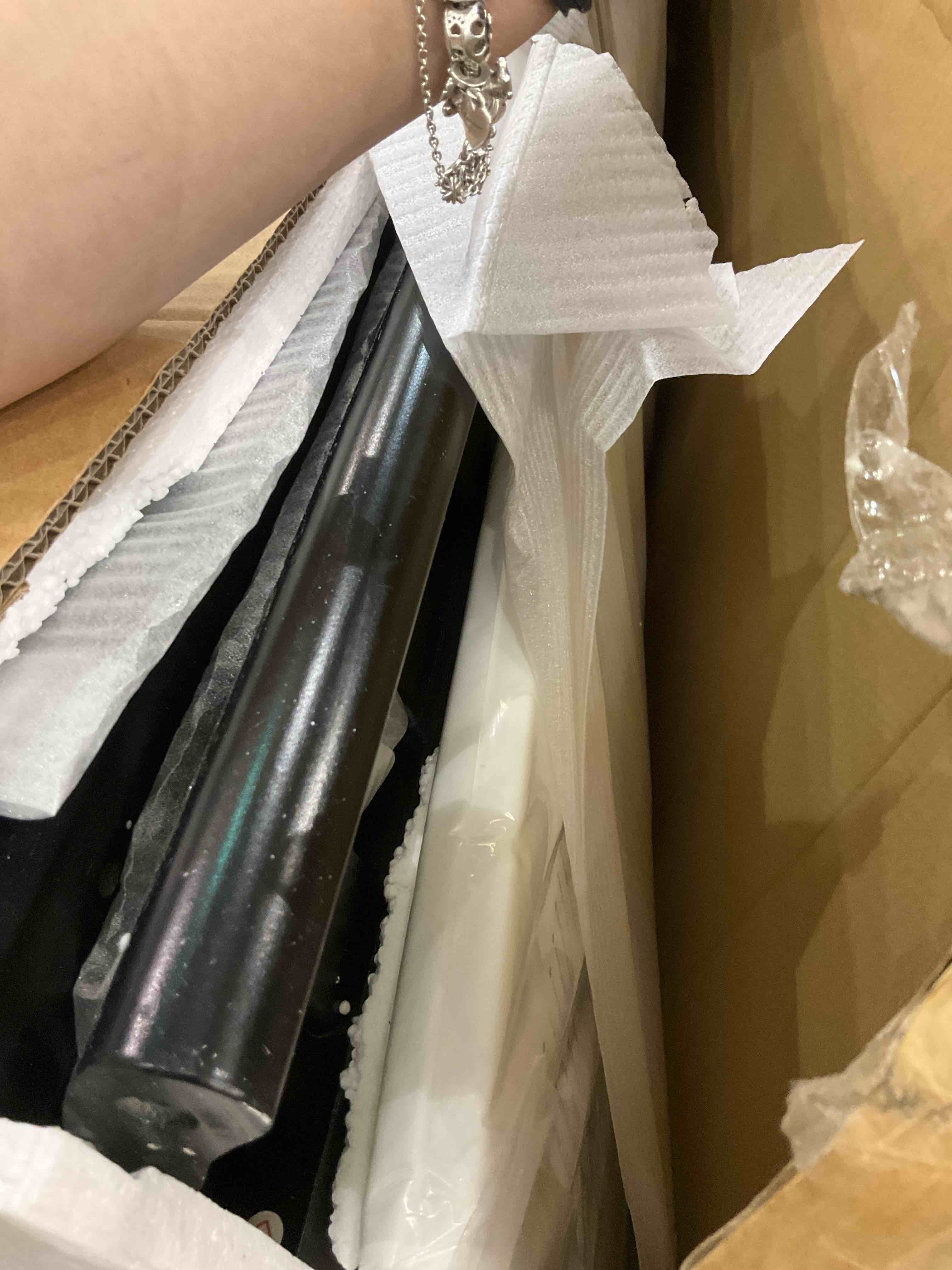 https://s3.amazonaws.com/lotting-images-prod/BargainHunt/EXS01567084_1717688755225.jpeg