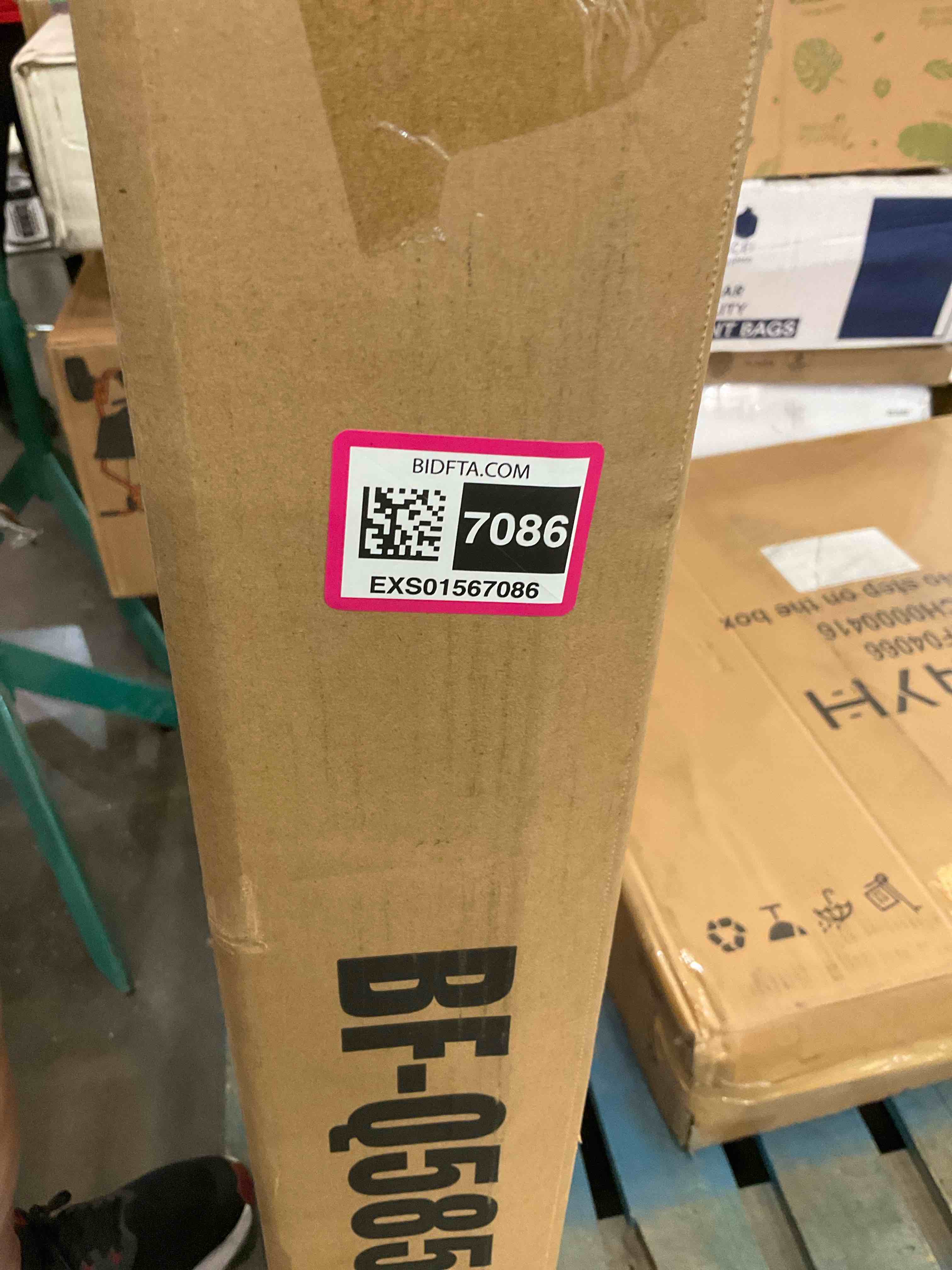 https://s3.amazonaws.com/lotting-images-prod/BargainHunt/EXS01567086_1717692410175.jpeg