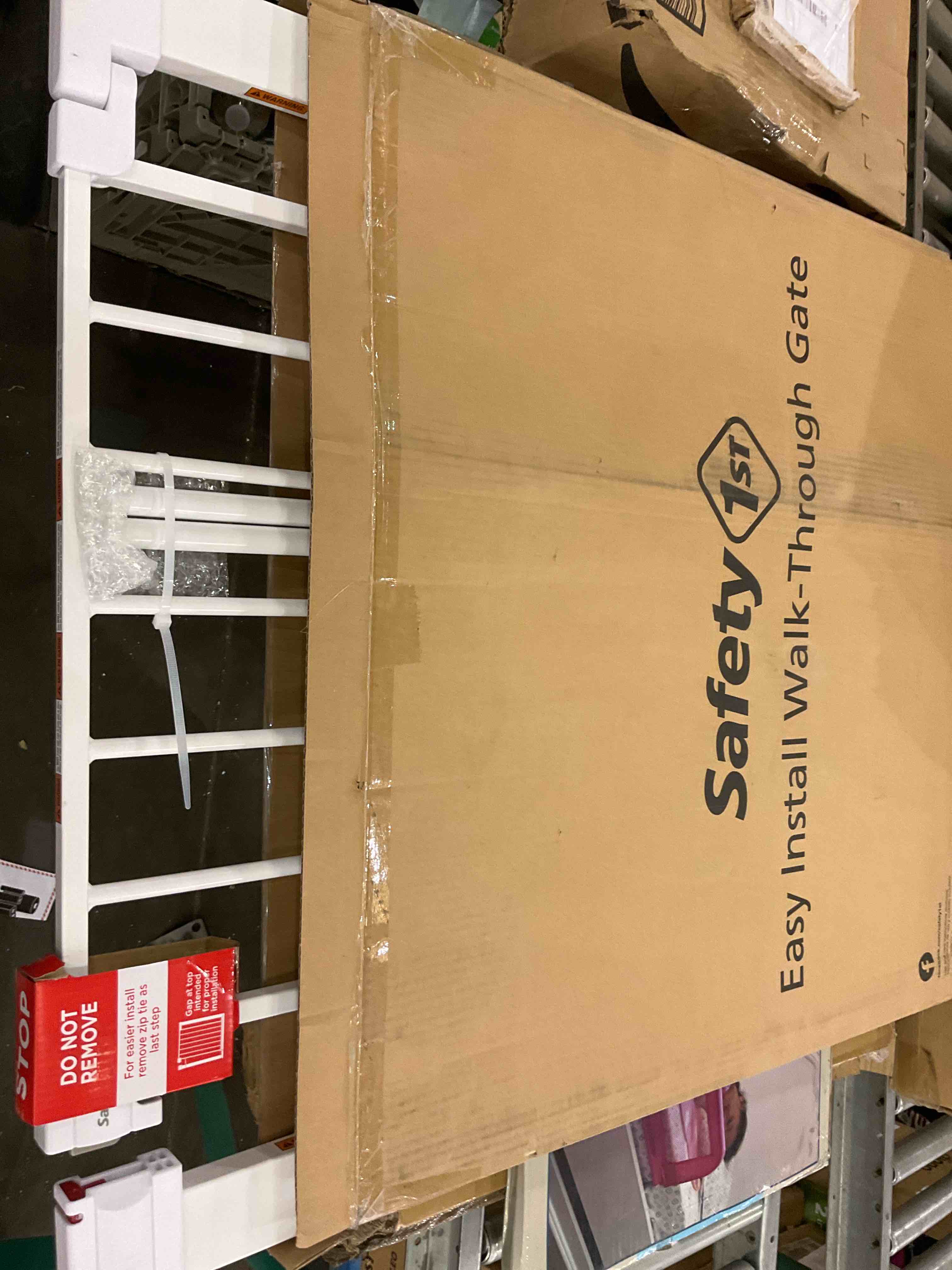 https://s3.amazonaws.com/lotting-images-prod/BargainHunt/EXS01567089_1717693037044.jpeg
