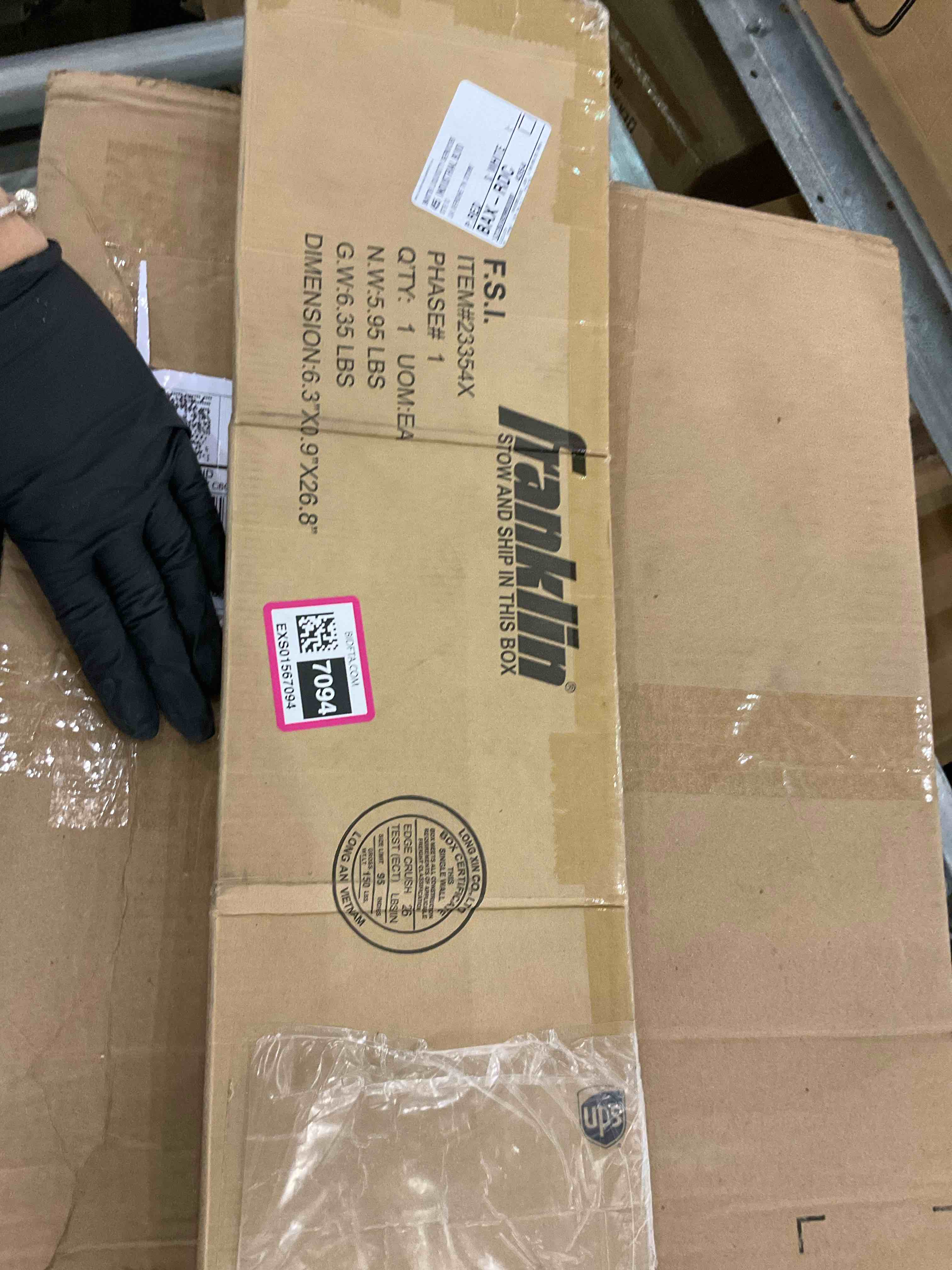 https://s3.amazonaws.com/lotting-images-prod/BargainHunt/EXS01567094_1717694222580.jpeg