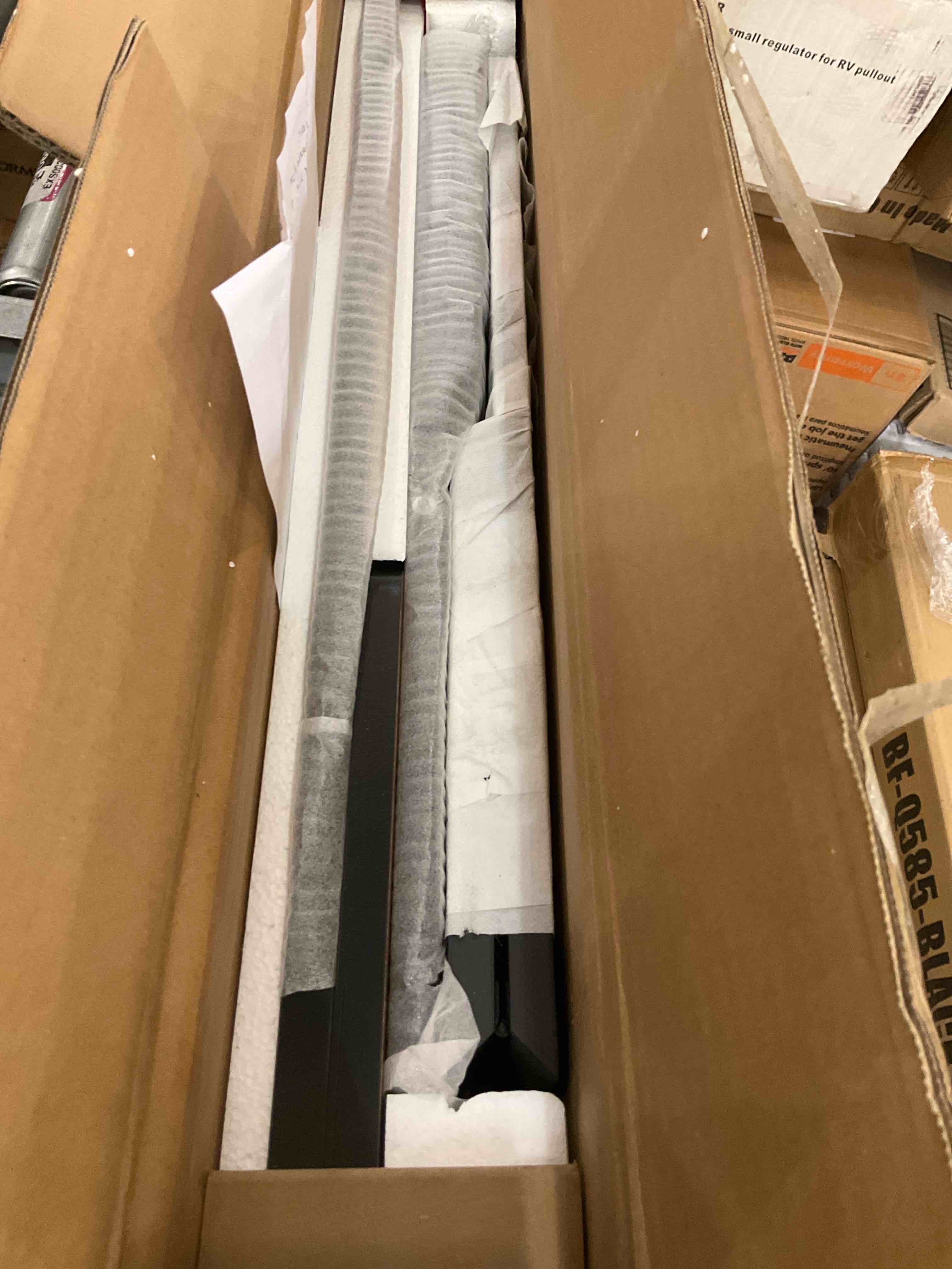 https://s3.amazonaws.com/lotting-images-prod/BargainHunt/EXS01567105_1717692169346.jpeg