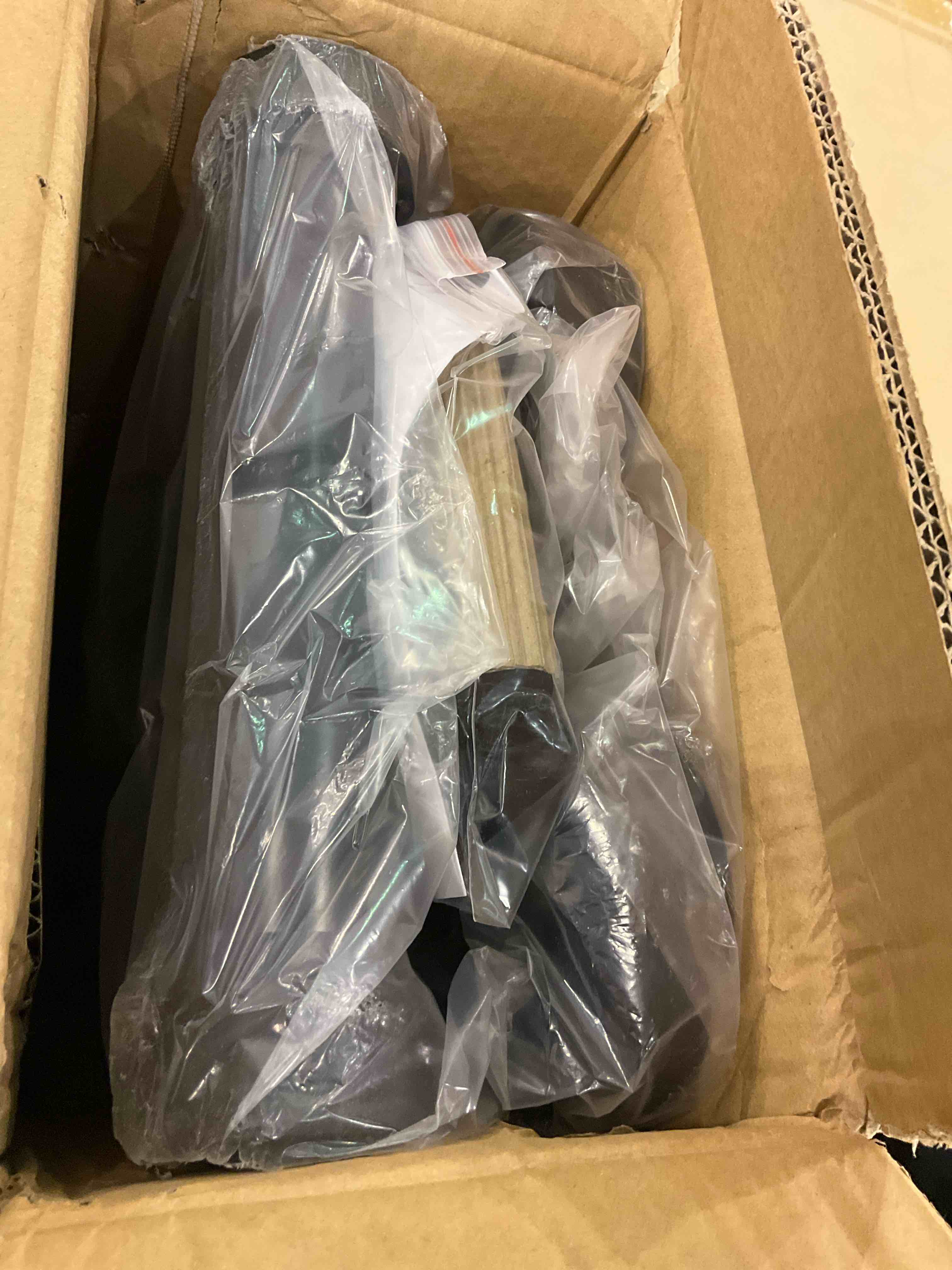 https://s3.amazonaws.com/lotting-images-prod/BargainHunt/EXS01567176_1718019649319.jpeg