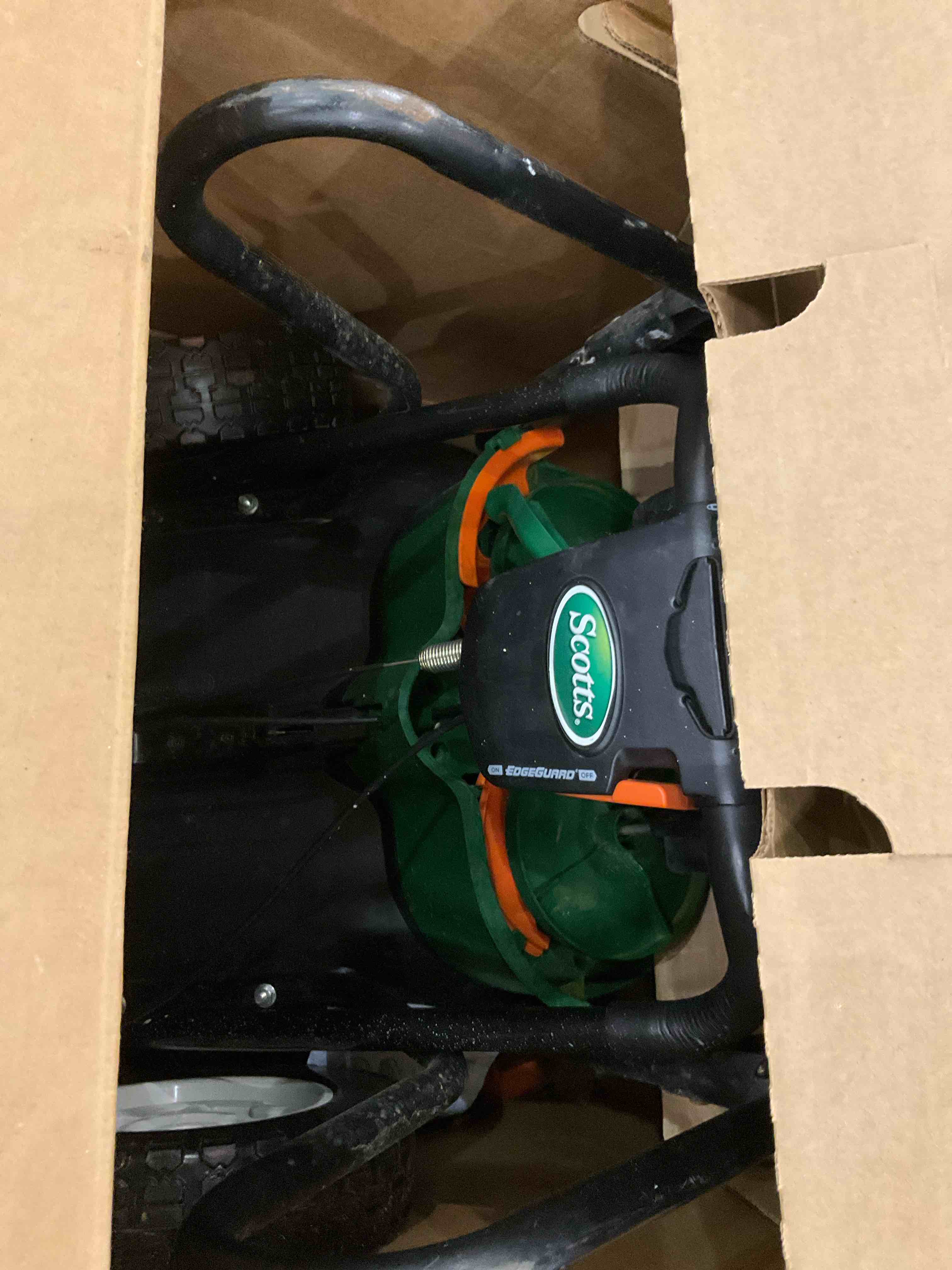 https://s3.amazonaws.com/lotting-images-prod/BargainHunt/EXS01567191_1718031195329.jpeg