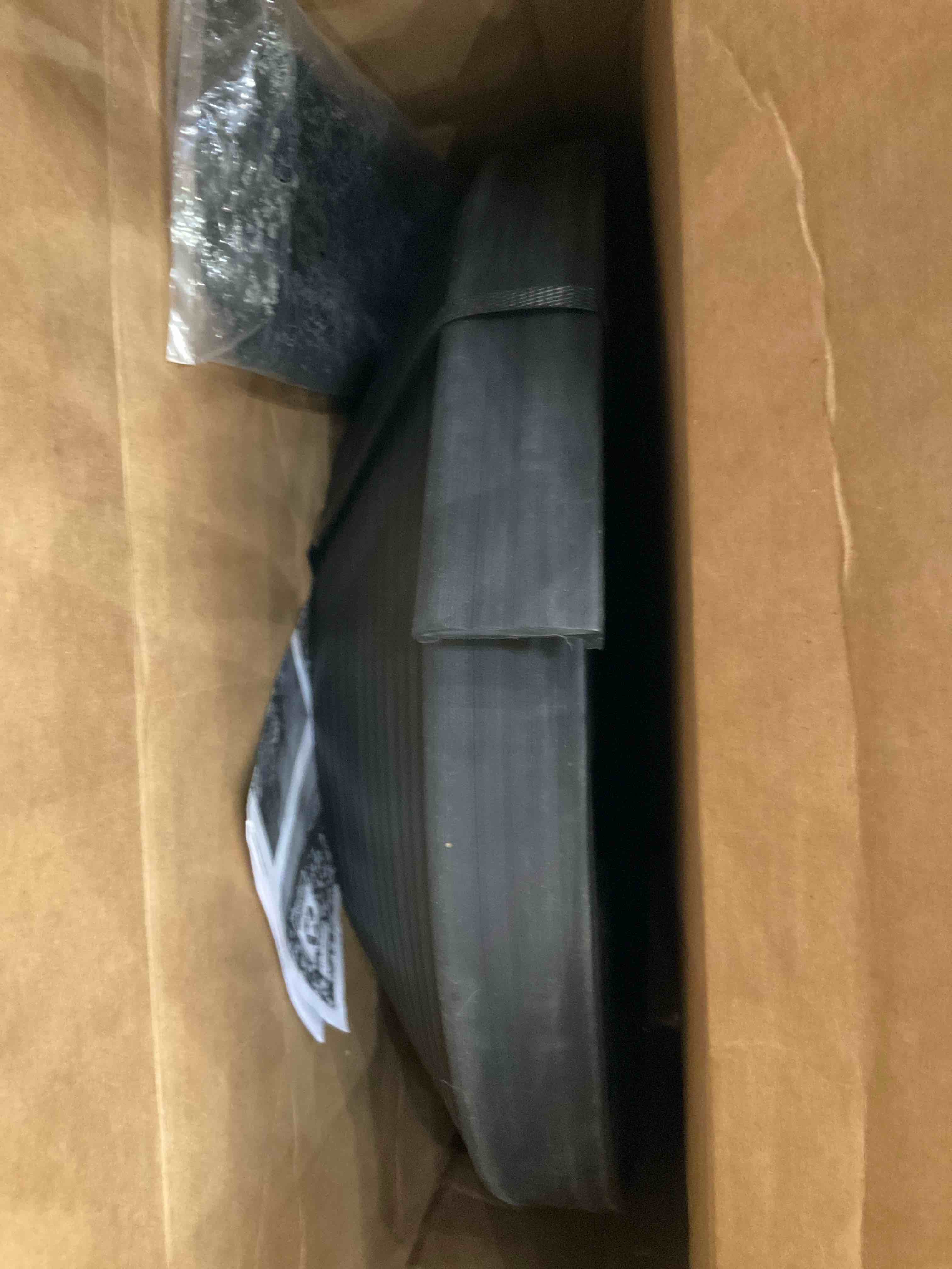https://s3.amazonaws.com/lotting-images-prod/BargainHunt/EXS01567328_1718125980414.jpeg