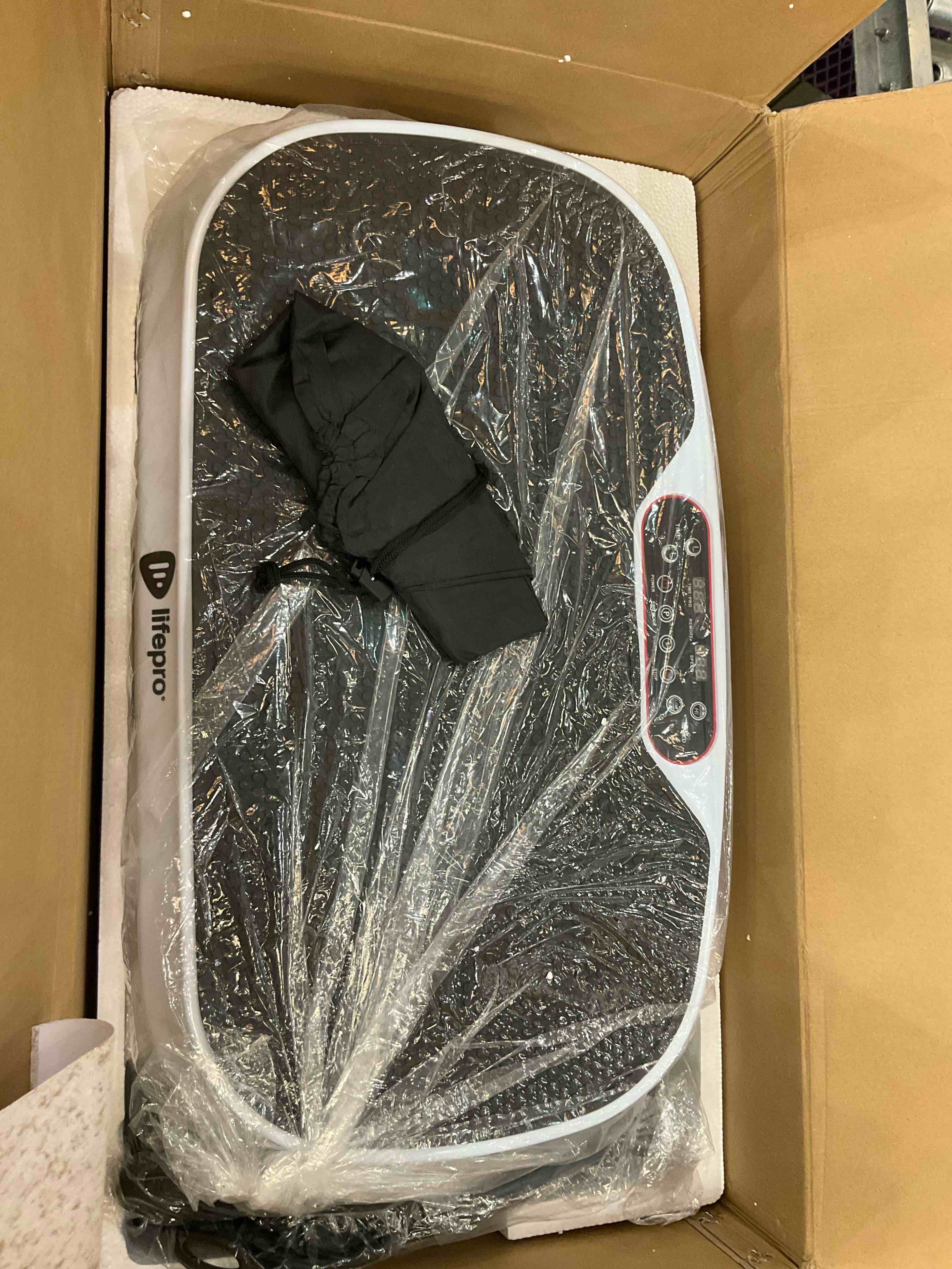 https://s3.amazonaws.com/lotting-images-prod/BargainHunt/EXS01567333_1718126990891.jpeg