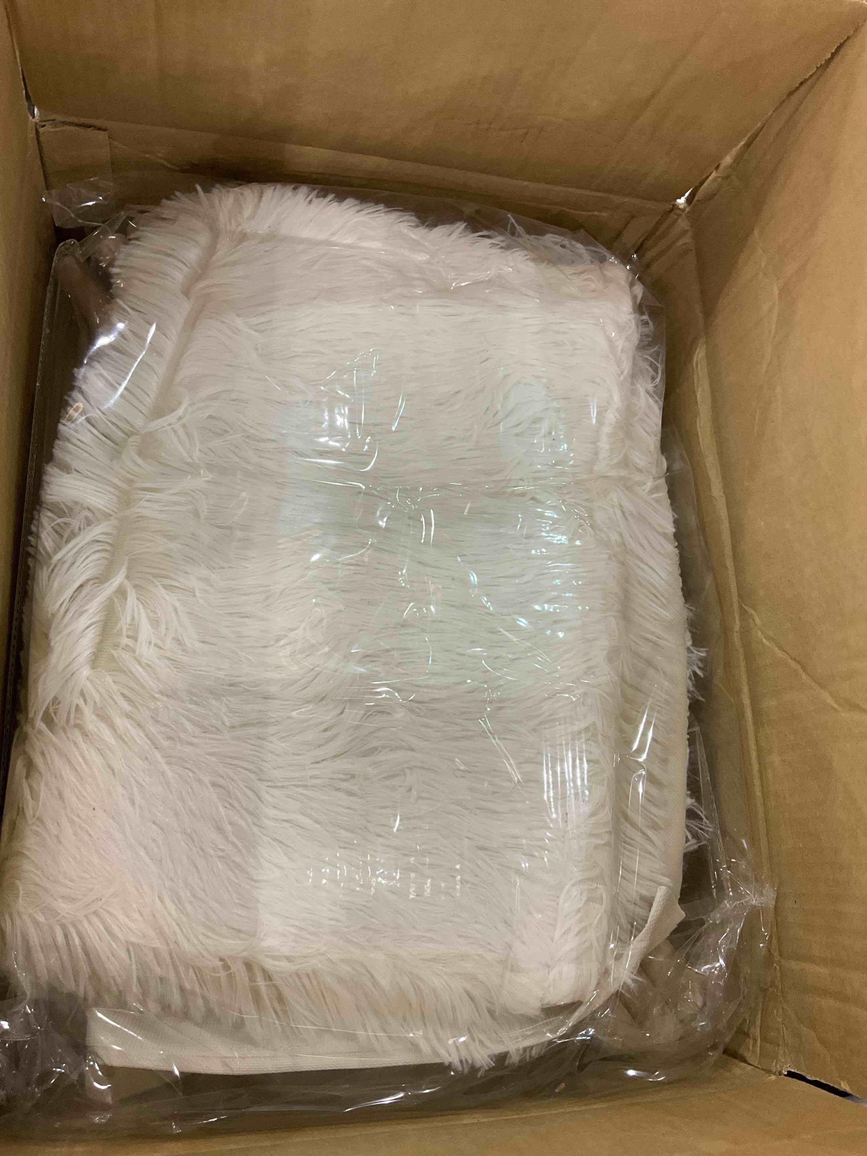 https://s3.amazonaws.com/lotting-images-prod/BargainHunt/EXS01567378_1718280511613.jpeg