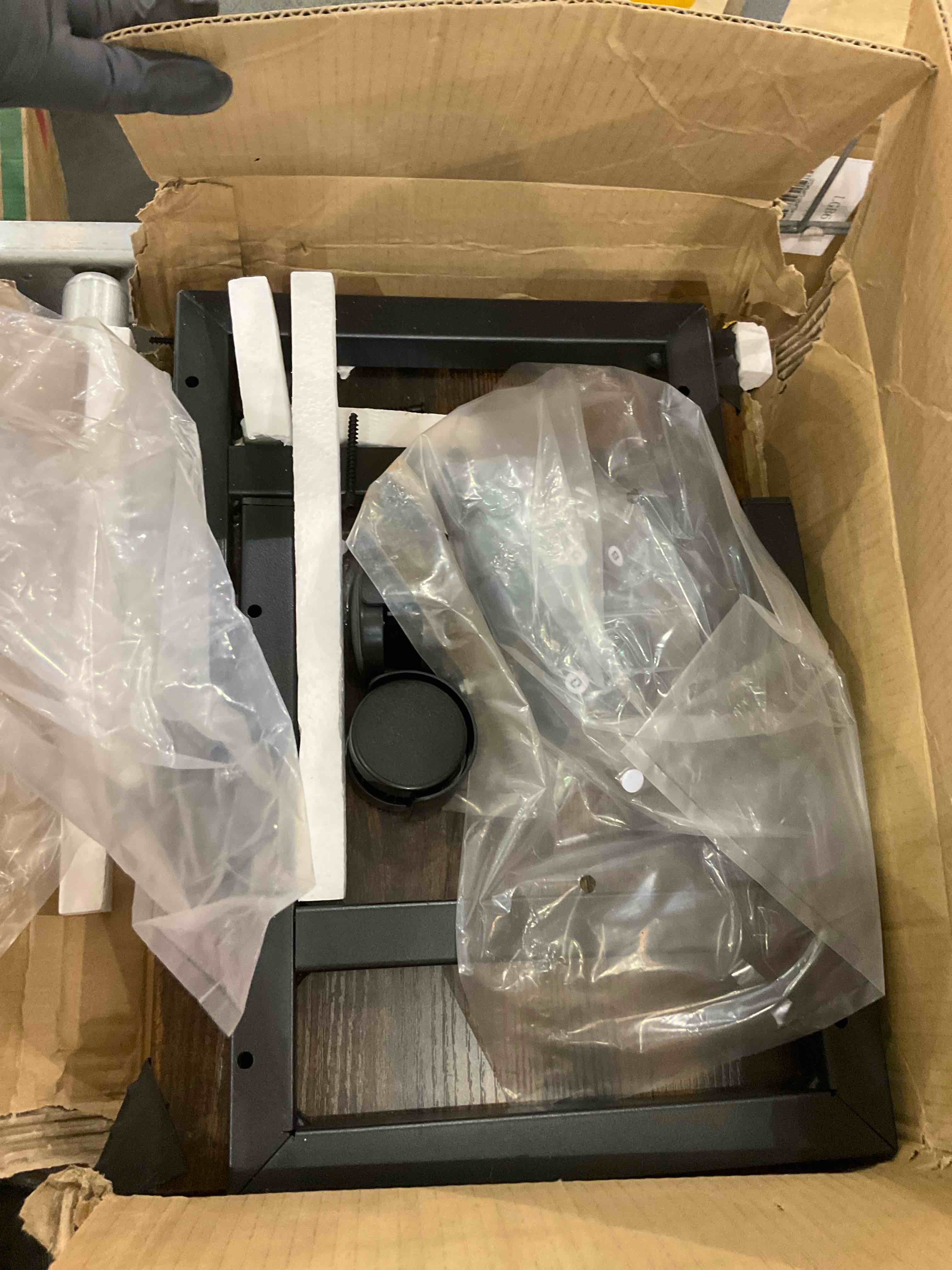 https://s3.amazonaws.com/lotting-images-prod/BargainHunt/EXS01567395_1718281745471.jpeg