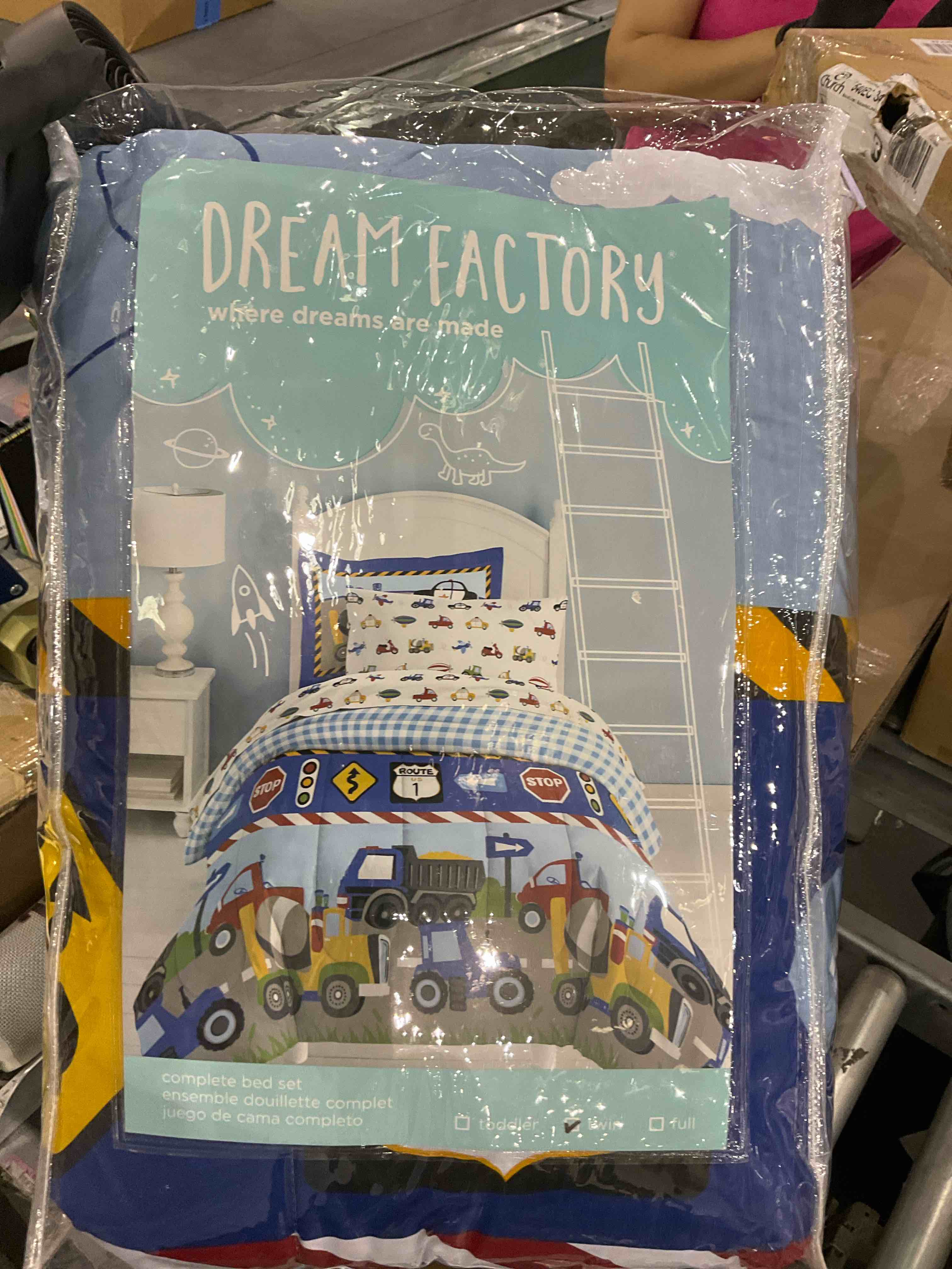 https://s3.amazonaws.com/lotting-images-prod/BargainHunt/EXS01567446_1718364823527.jpeg