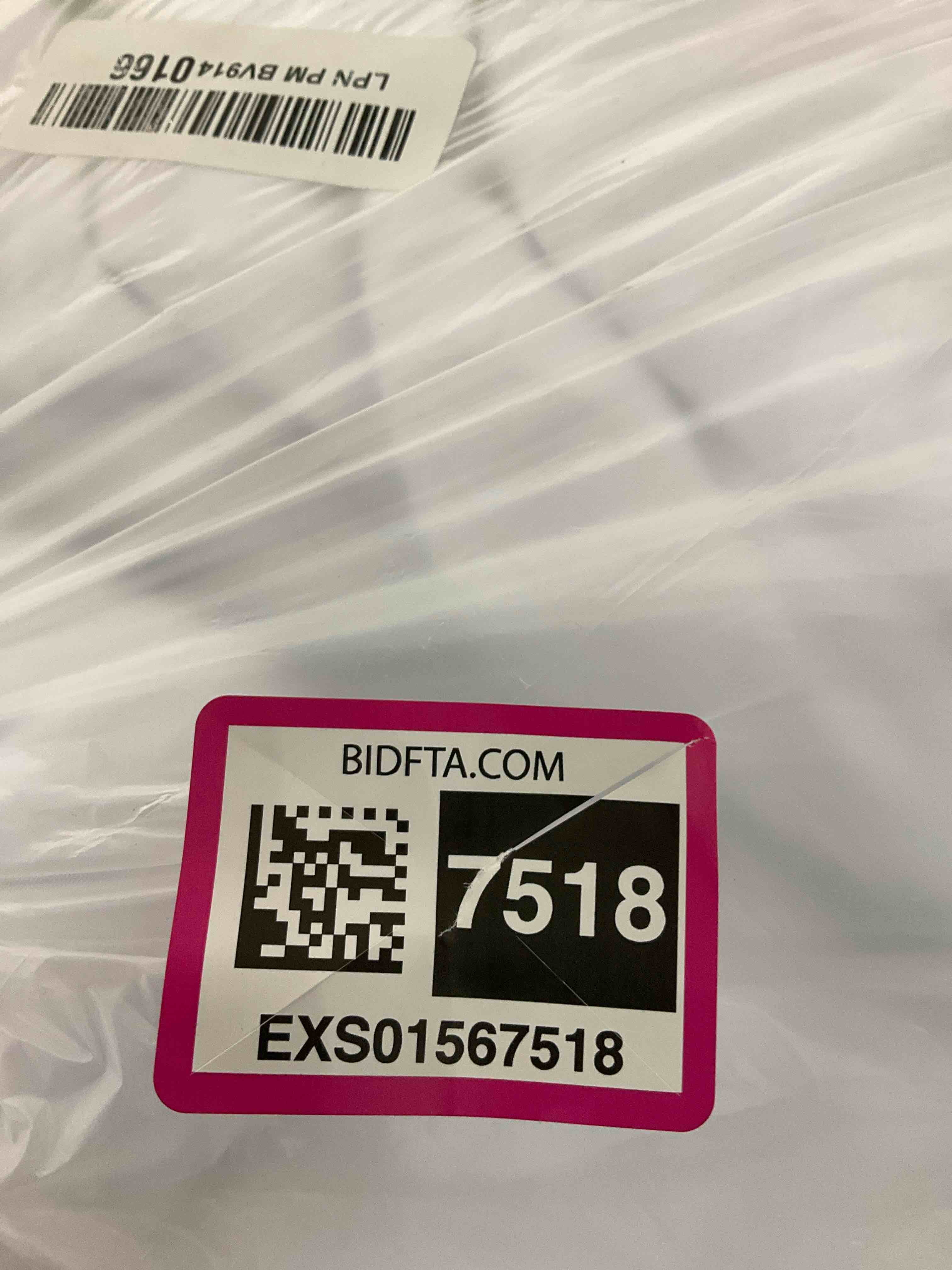 https://s3.amazonaws.com/lotting-images-prod/BargainHunt/EXS01567518_1715886767666.jpeg