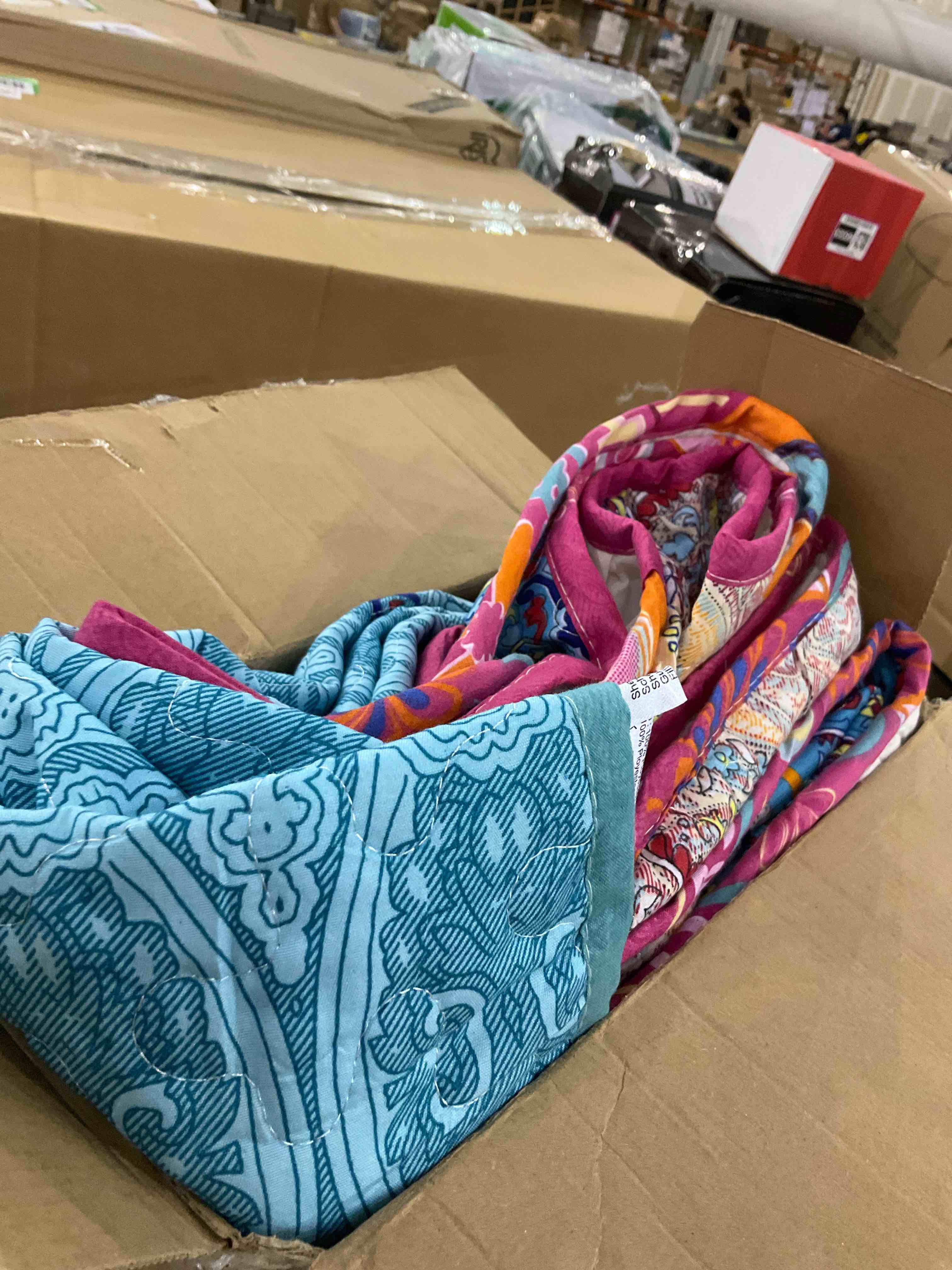 https://s3.amazonaws.com/lotting-images-prod/BargainHunt/EXS01567525_1715945253029.jpeg
