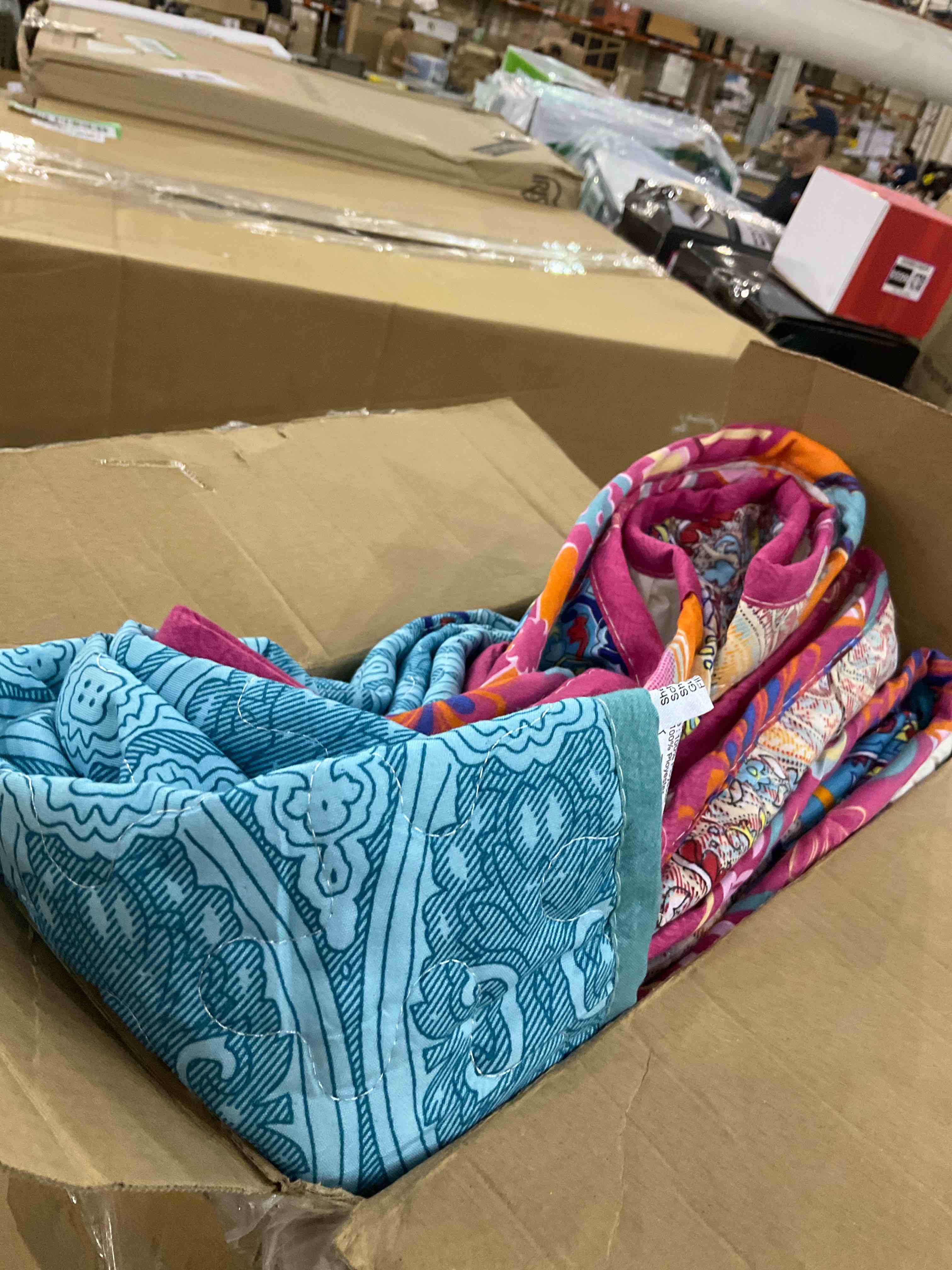 https://s3.amazonaws.com/lotting-images-prod/BargainHunt/EXS01567525_1715945254559.jpeg